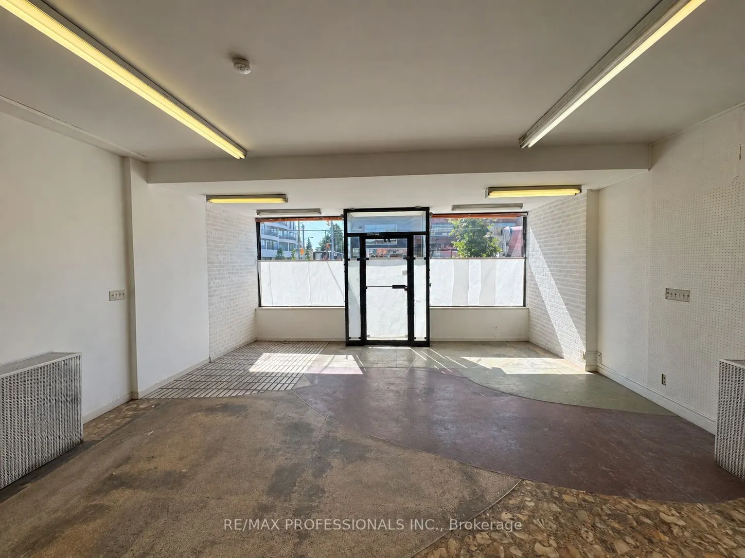 710 The Queensway Avenue