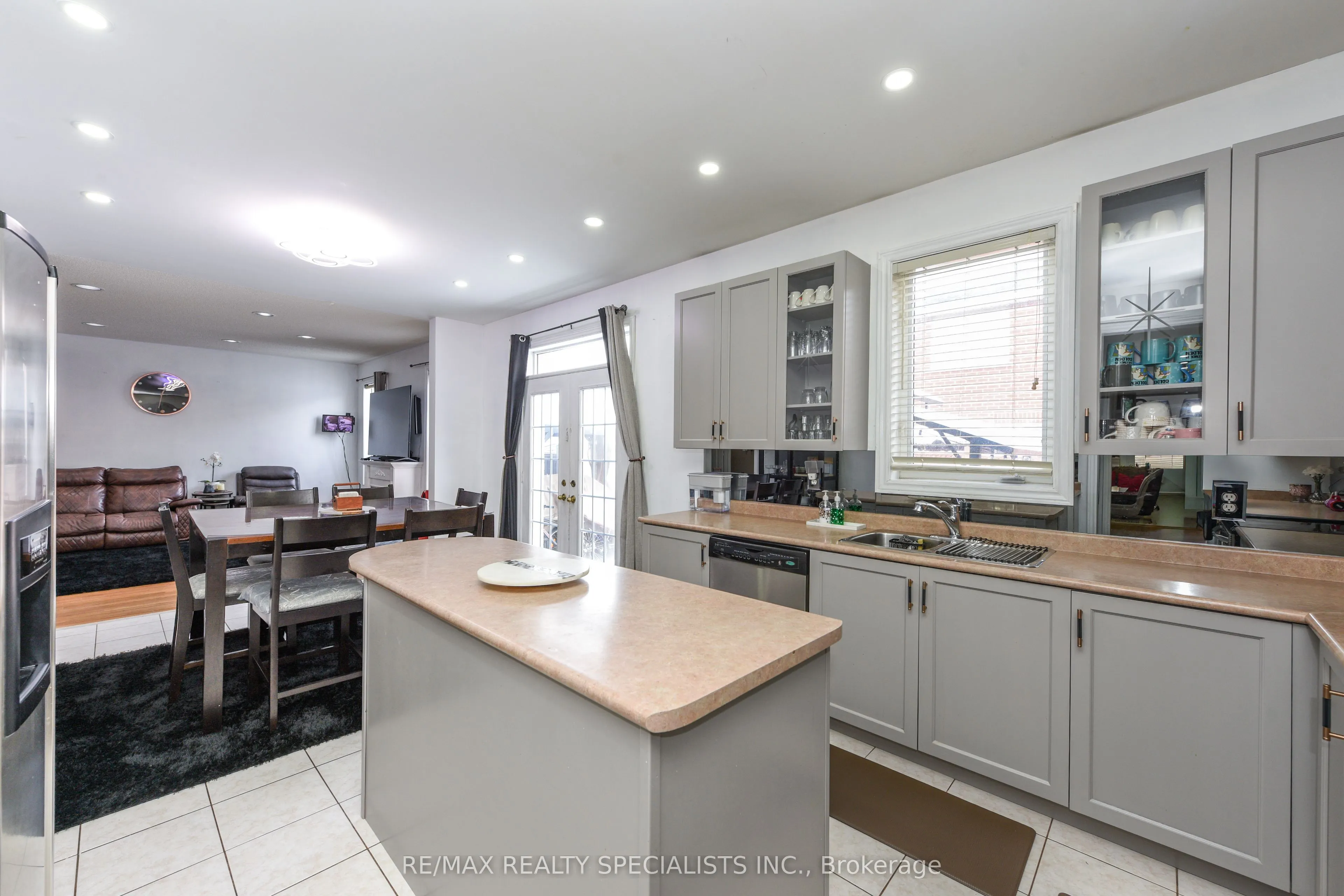 41 Madronna Gardens
