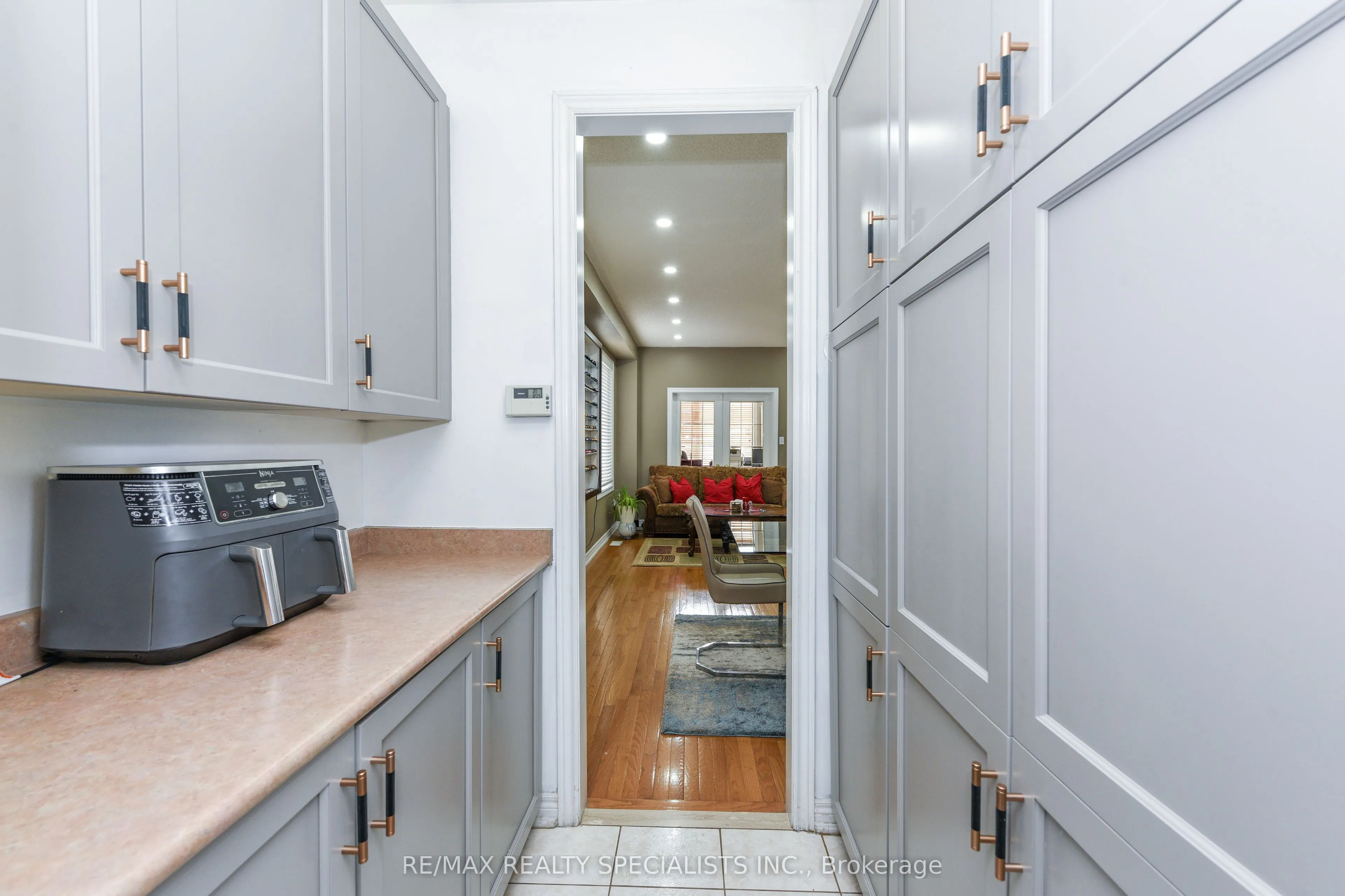 41 Madronna Gardens
