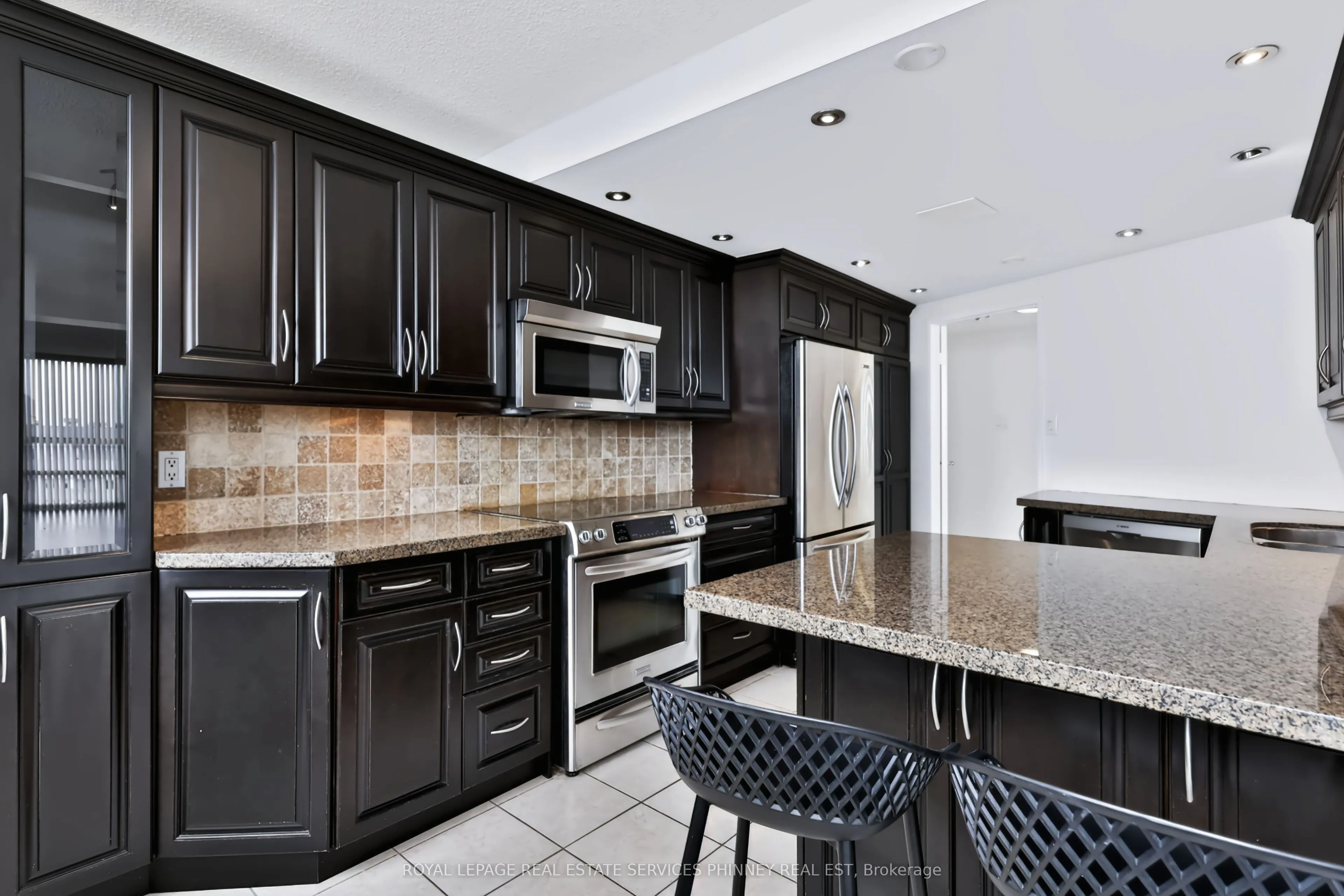 3650 Kaneff Crescent #2801