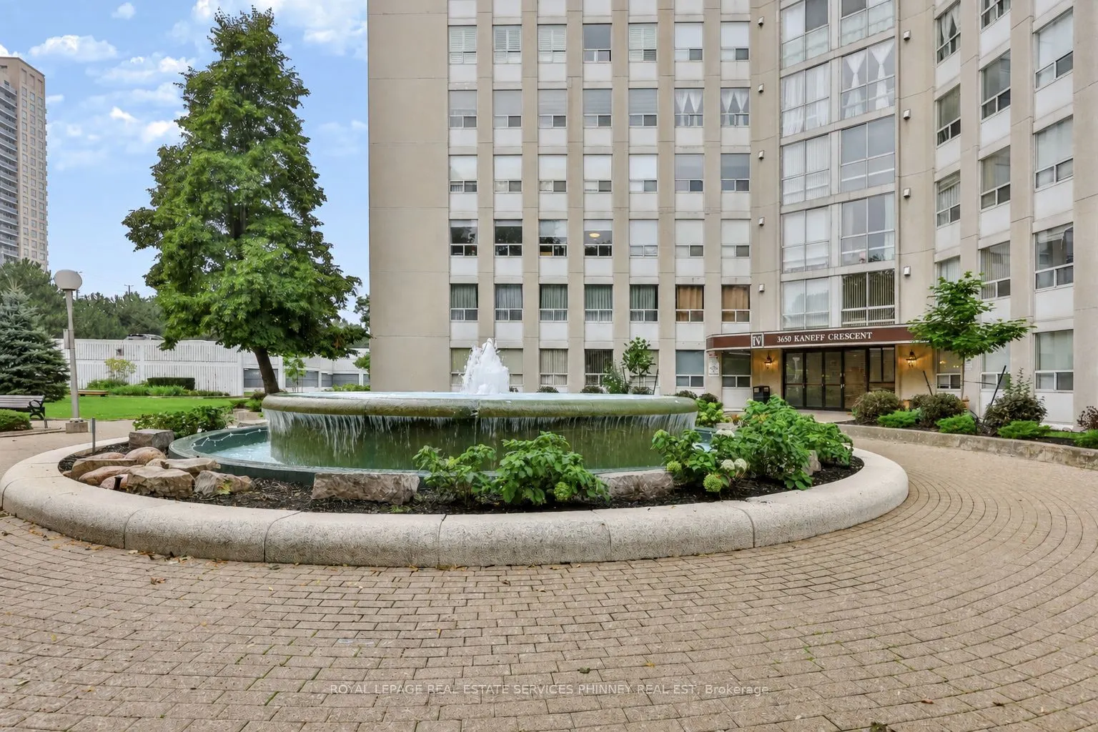 3650 Kaneff Crescent #2801