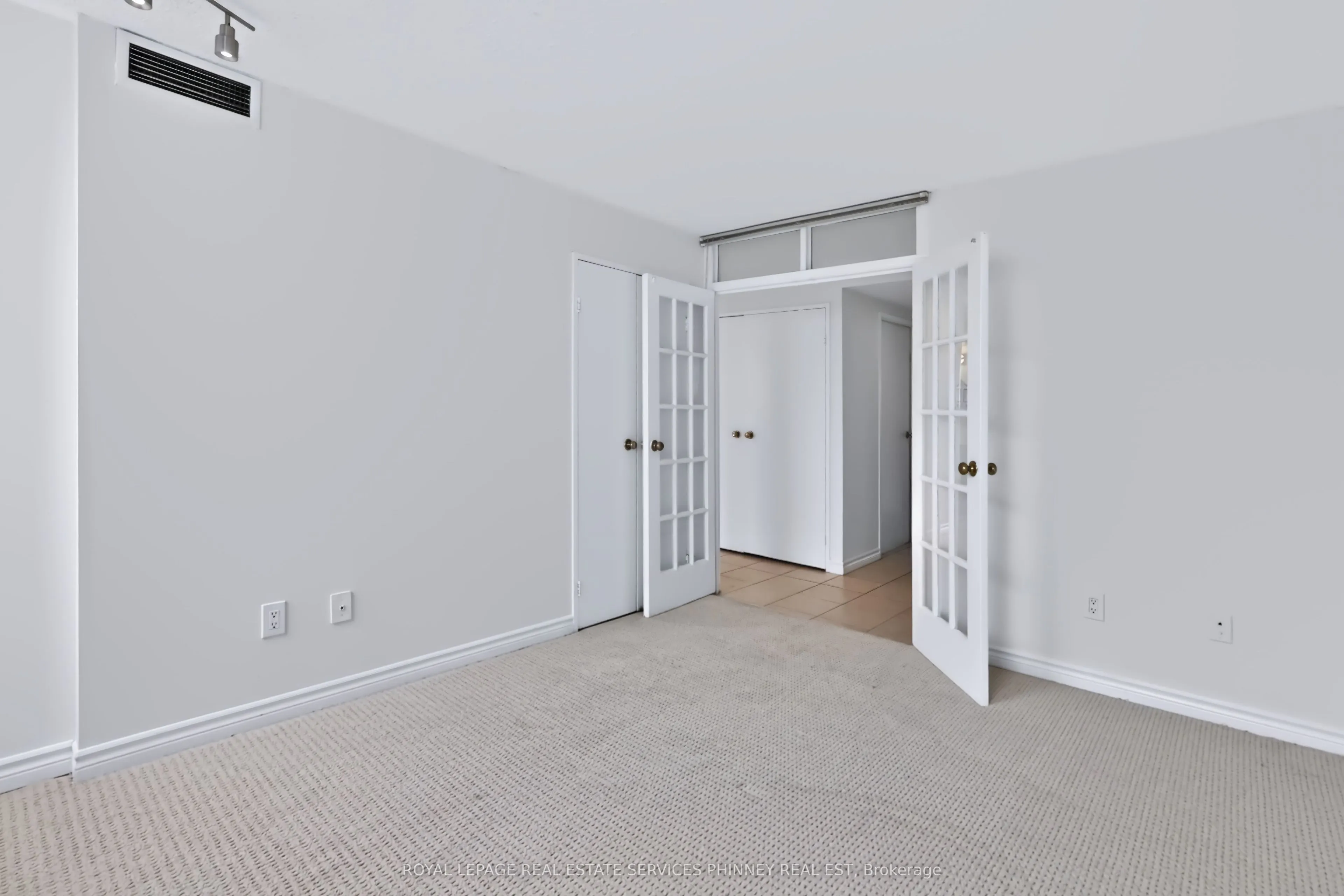 3650 Kaneff Crescent #2801