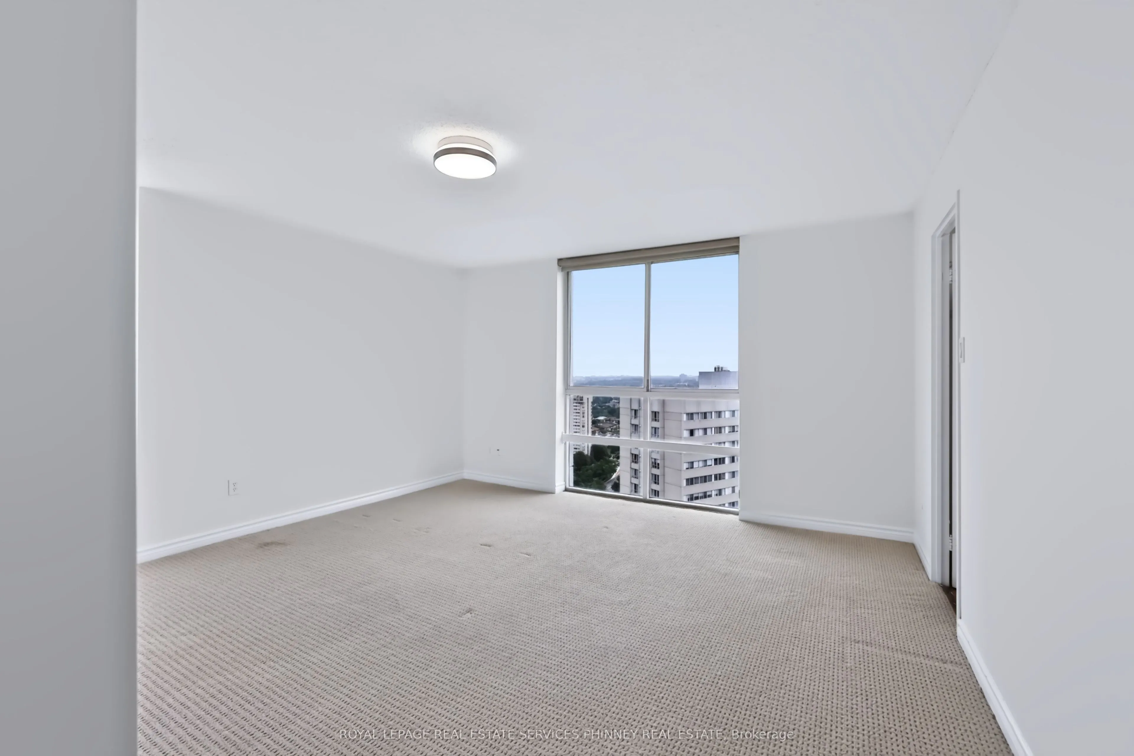 3650 Kaneff Crescent #2801
