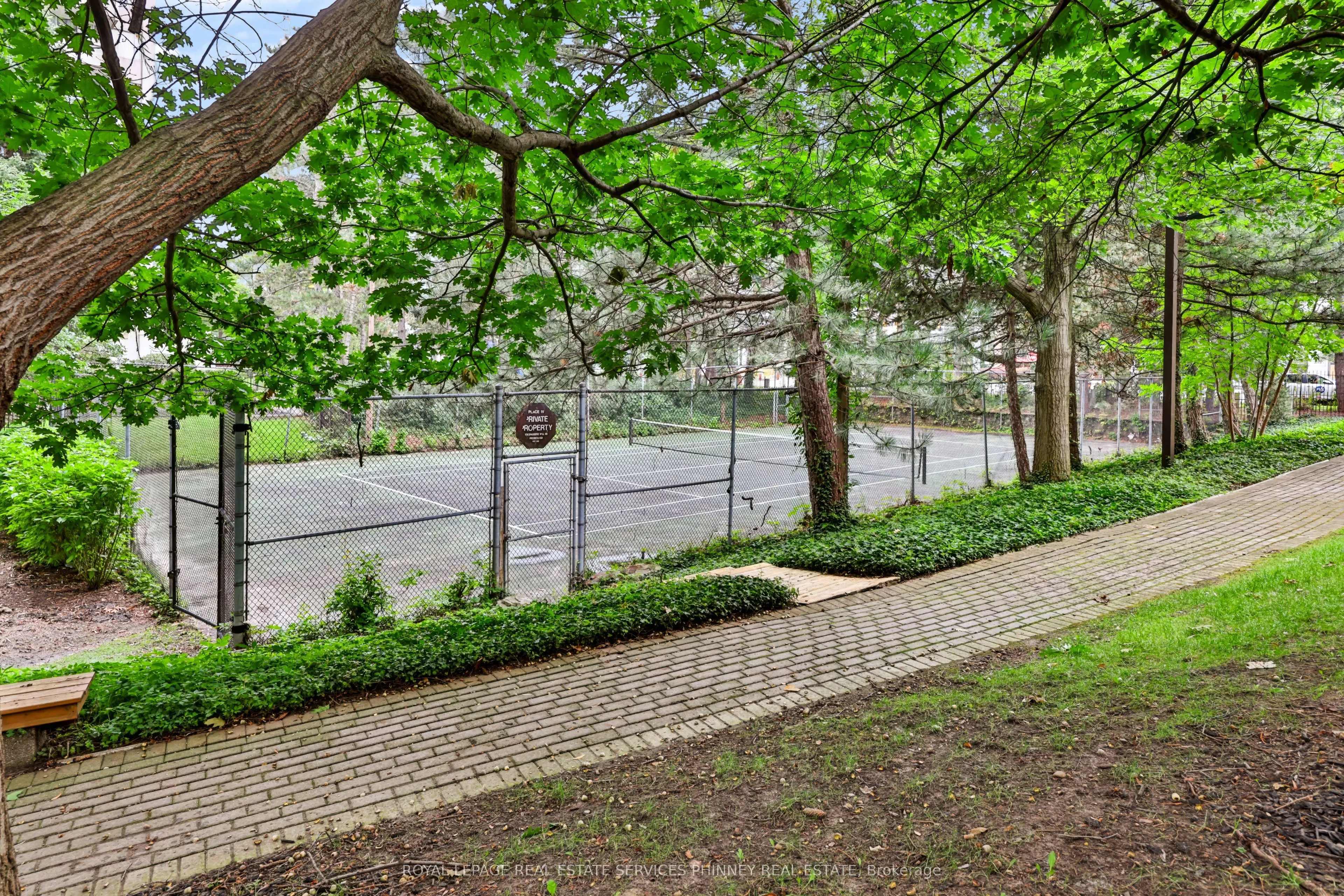 3650 Kaneff Crescent #2801