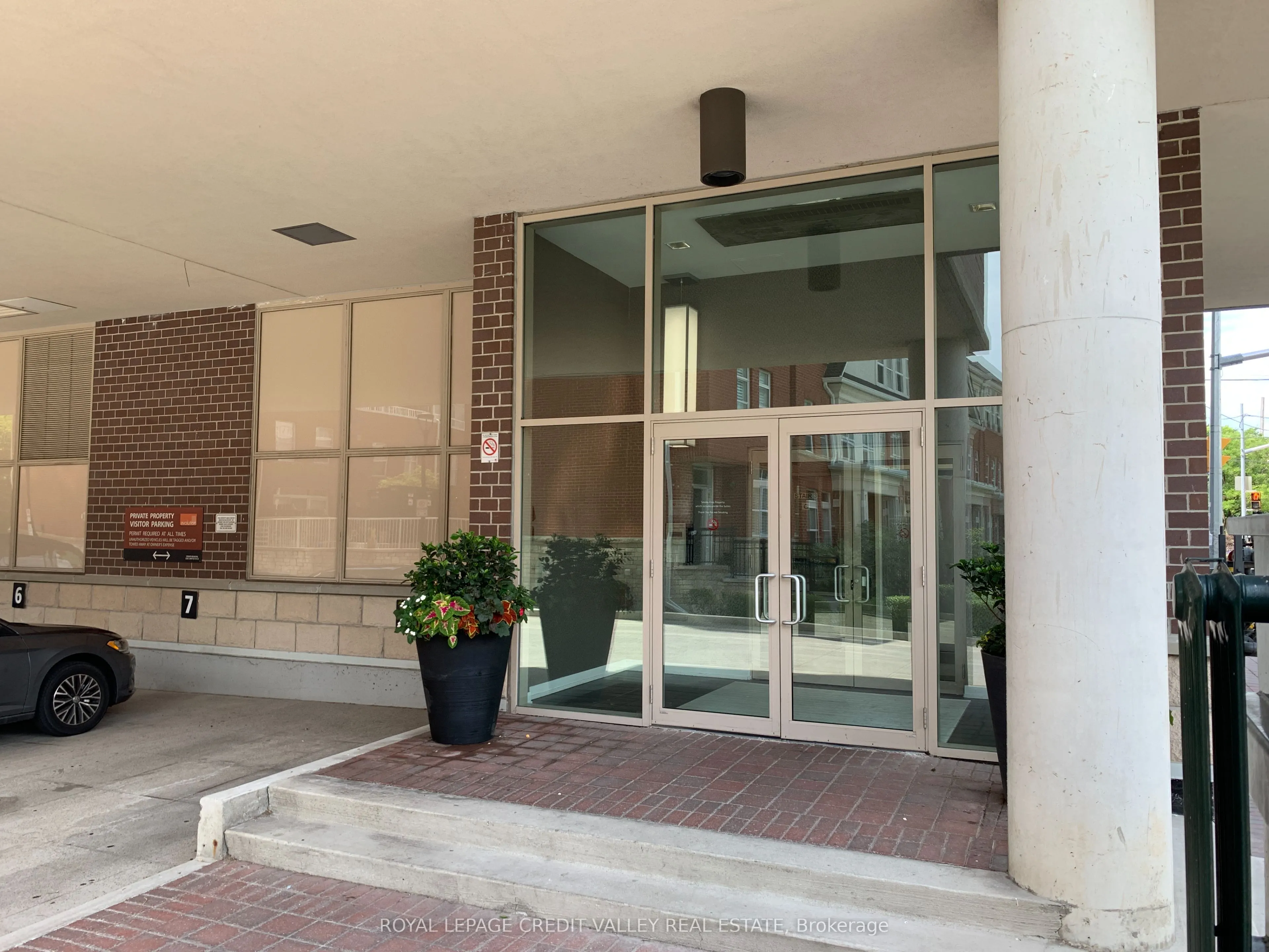 5101 Dundas Street W #308