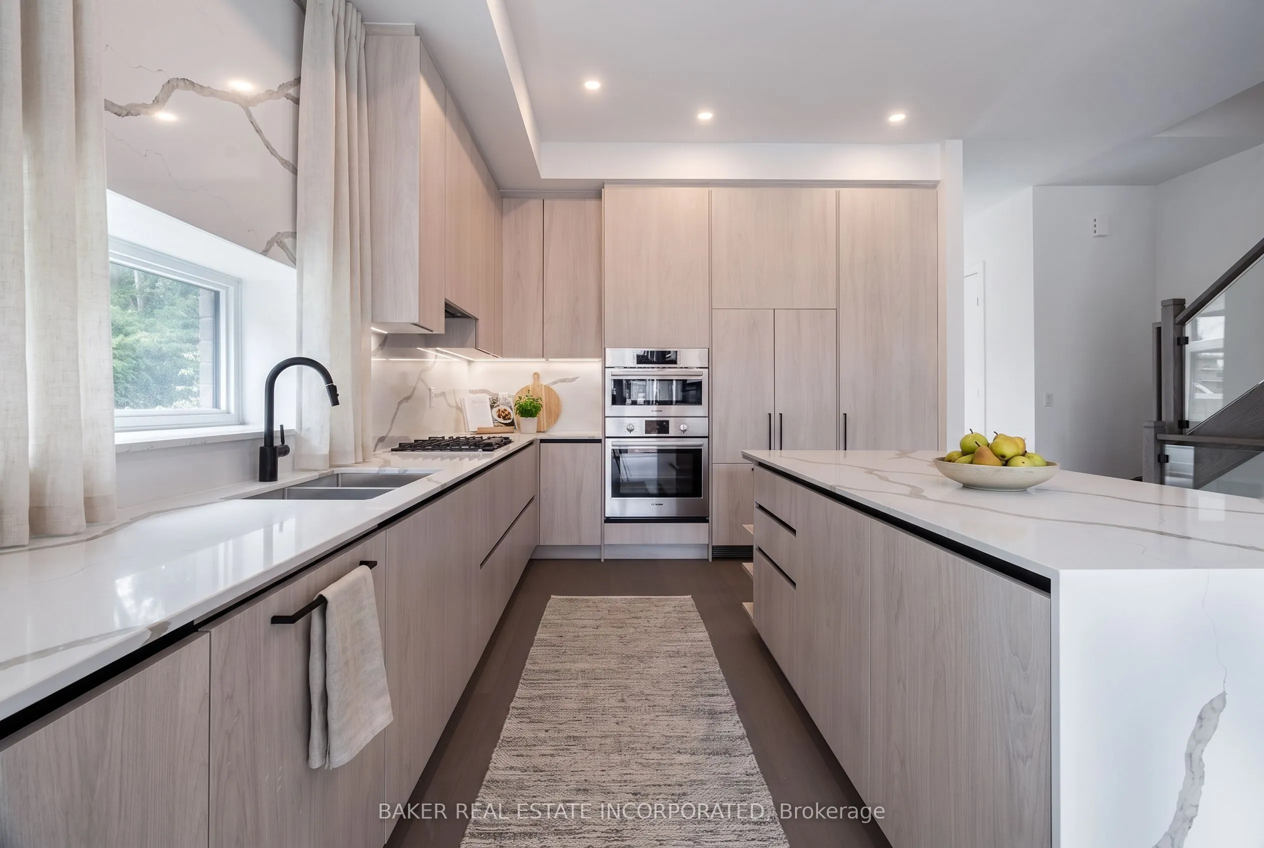 10 Lou Parsons Way #1