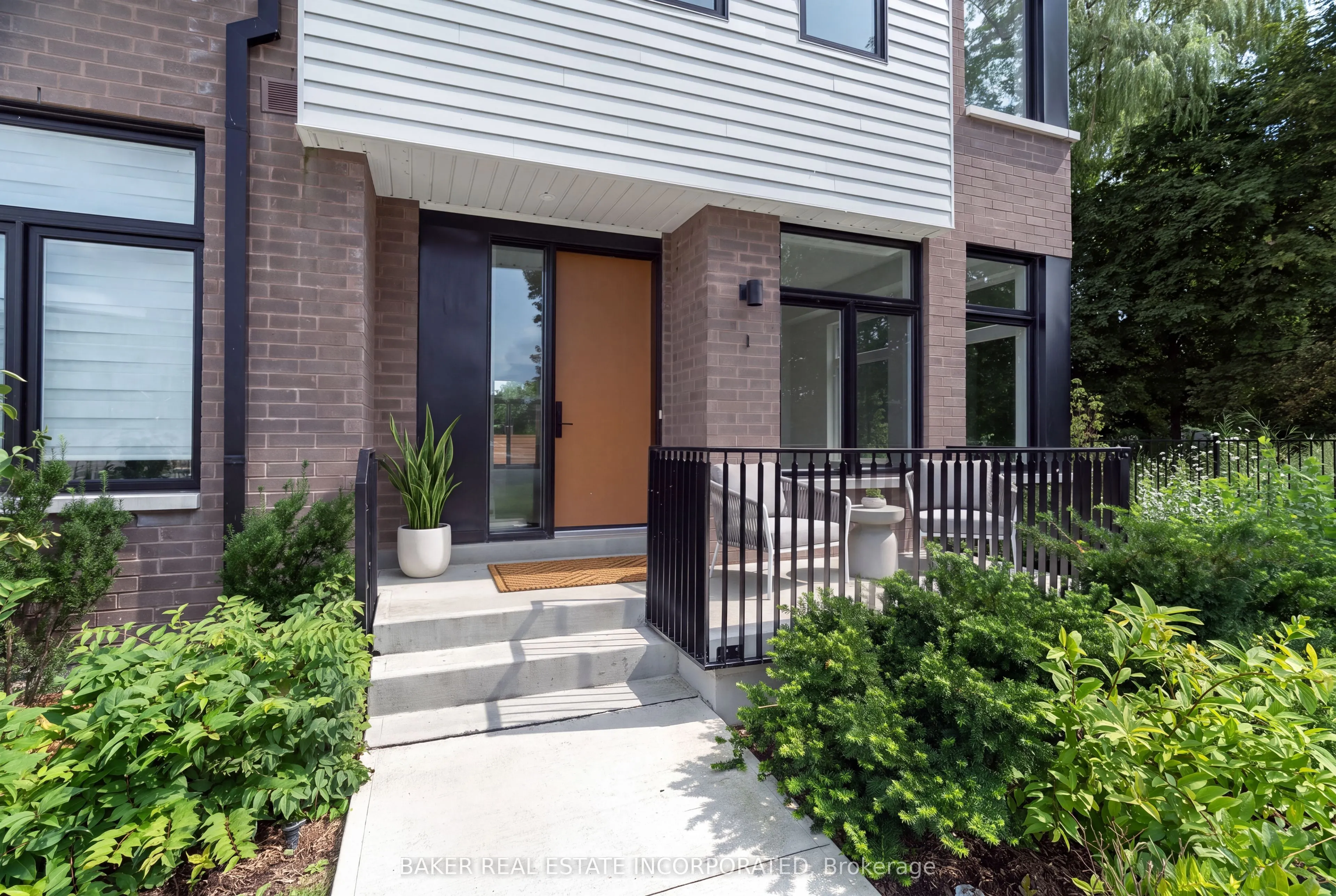 10 Lou Parsons Way #1