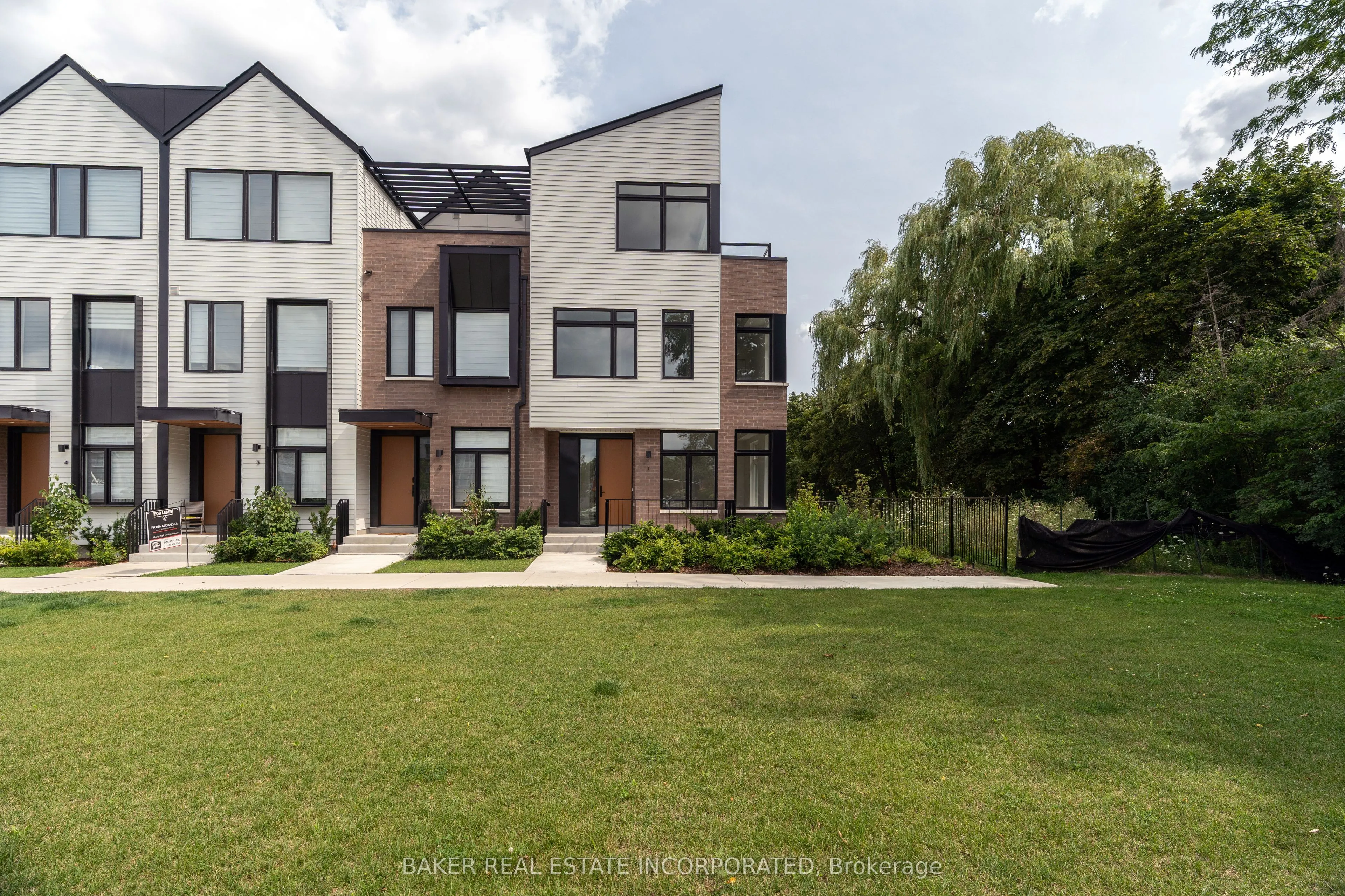 10 Lou Parsons Way #1