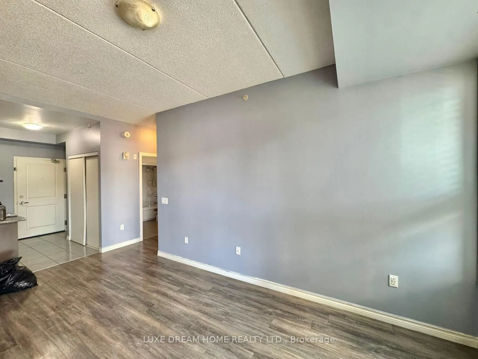 620 Sauve Street E #206