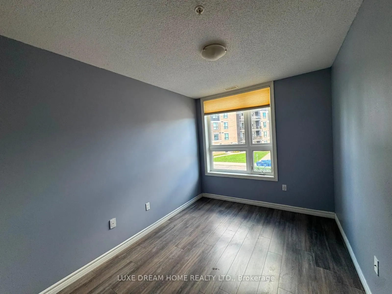 620 Sauve Street E #206