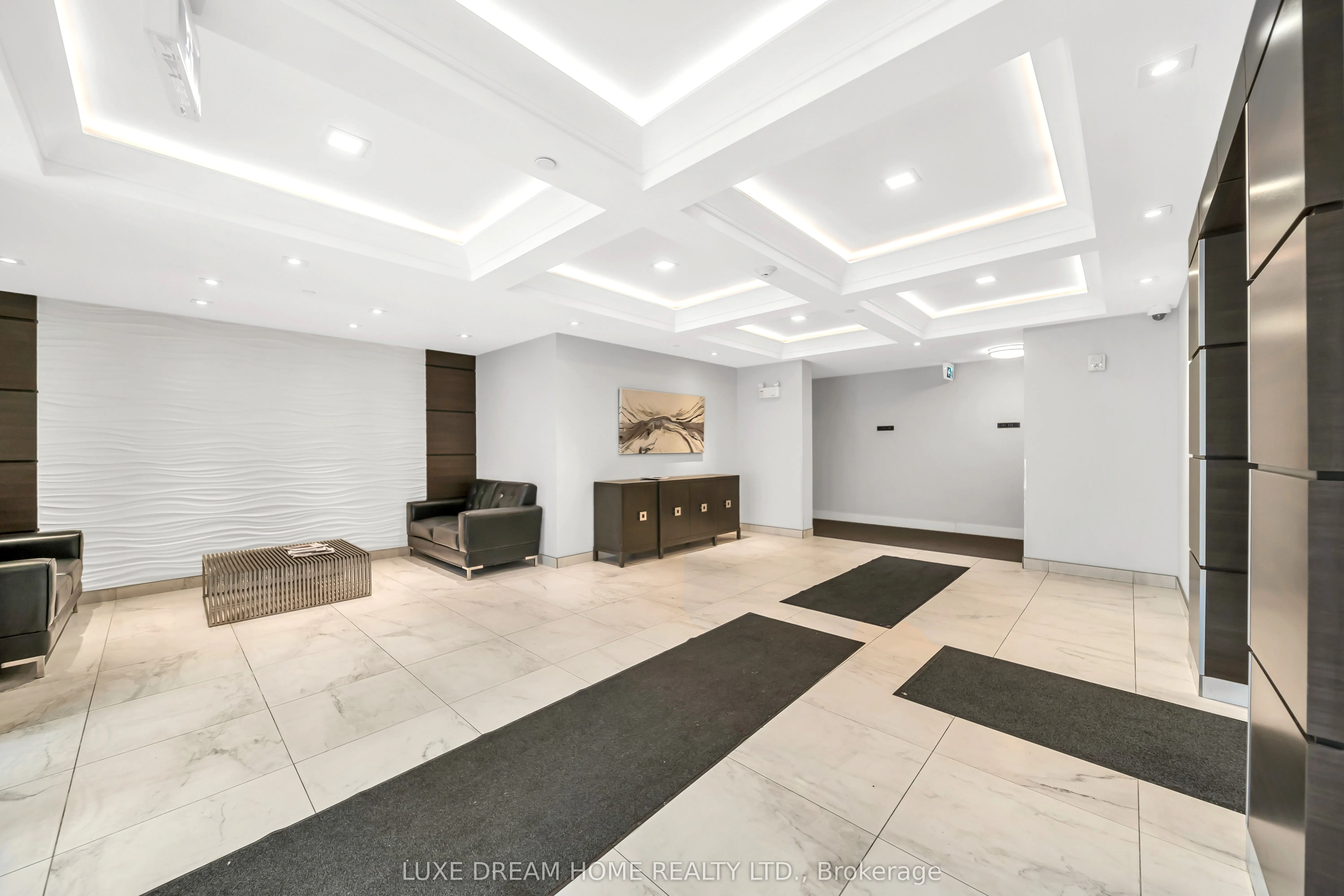 620 Sauve Street E #206