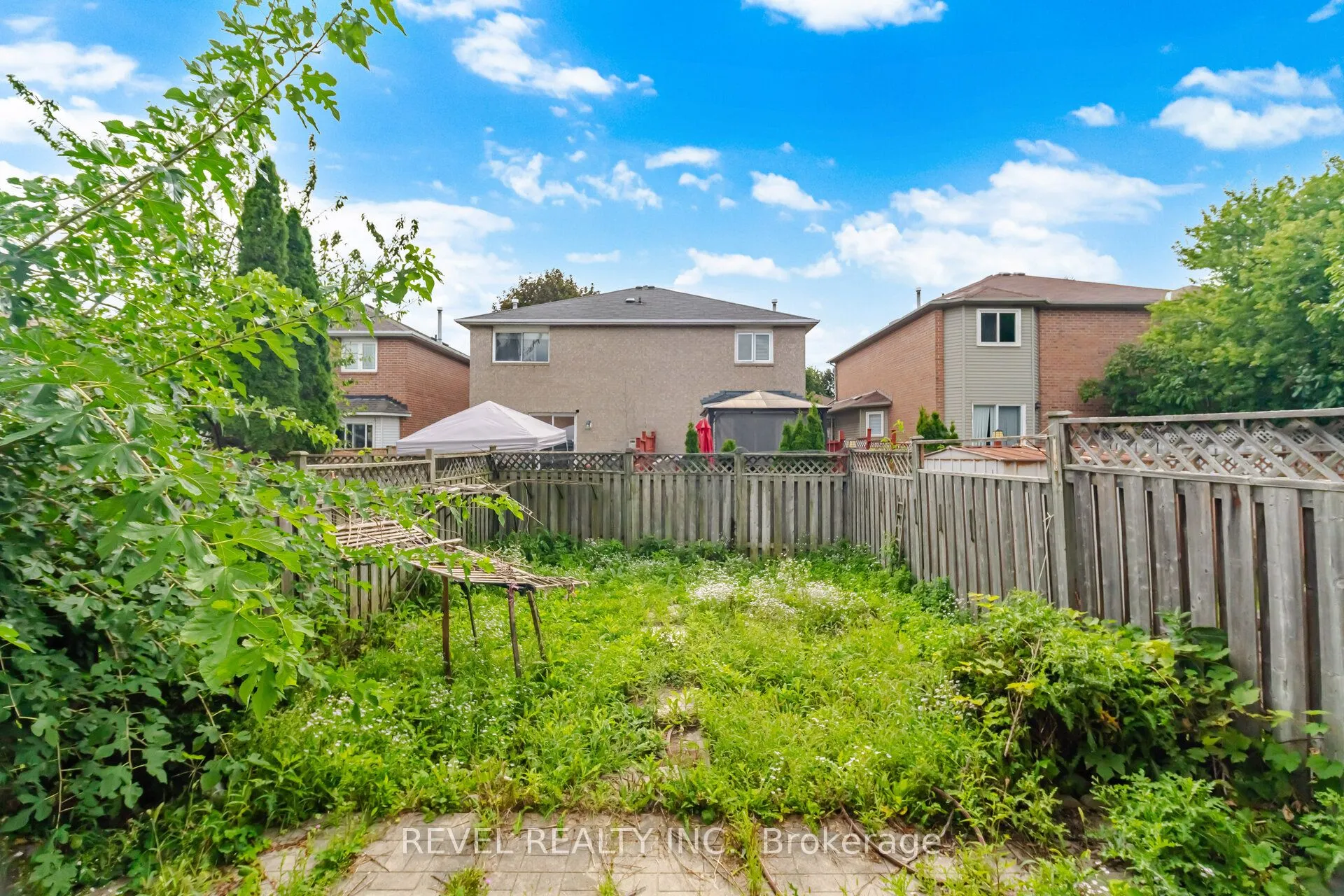 5633 Cortina Crescent