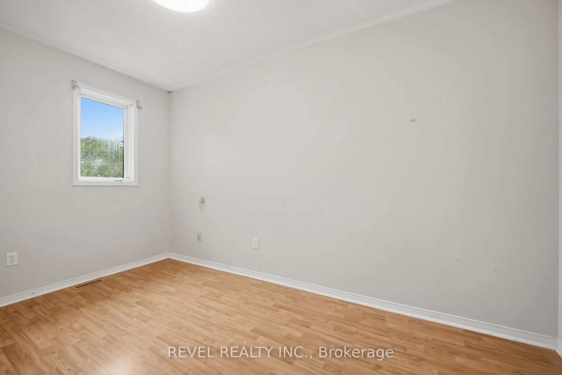 5633 Cortina Crescent