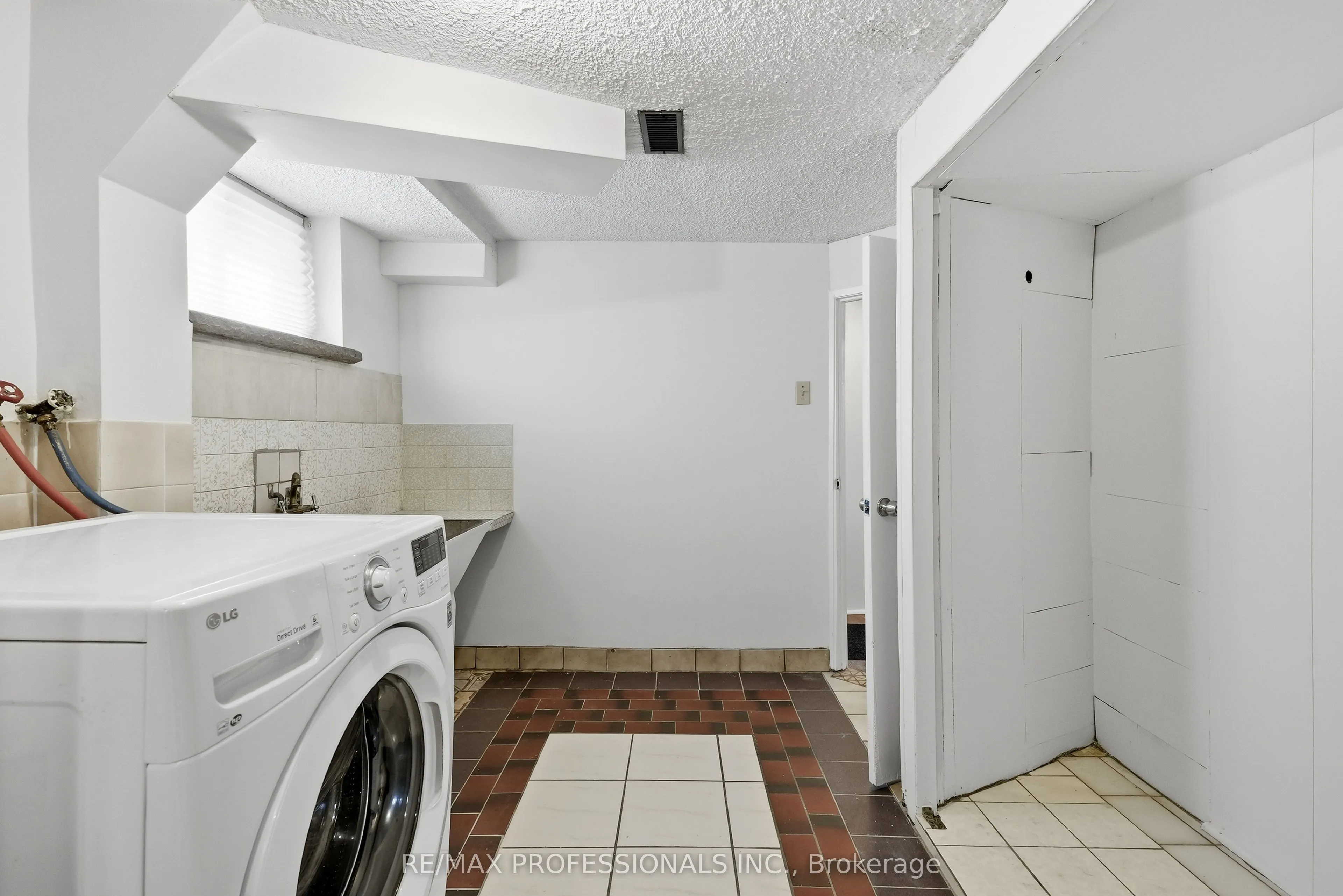 111 Wesley Street