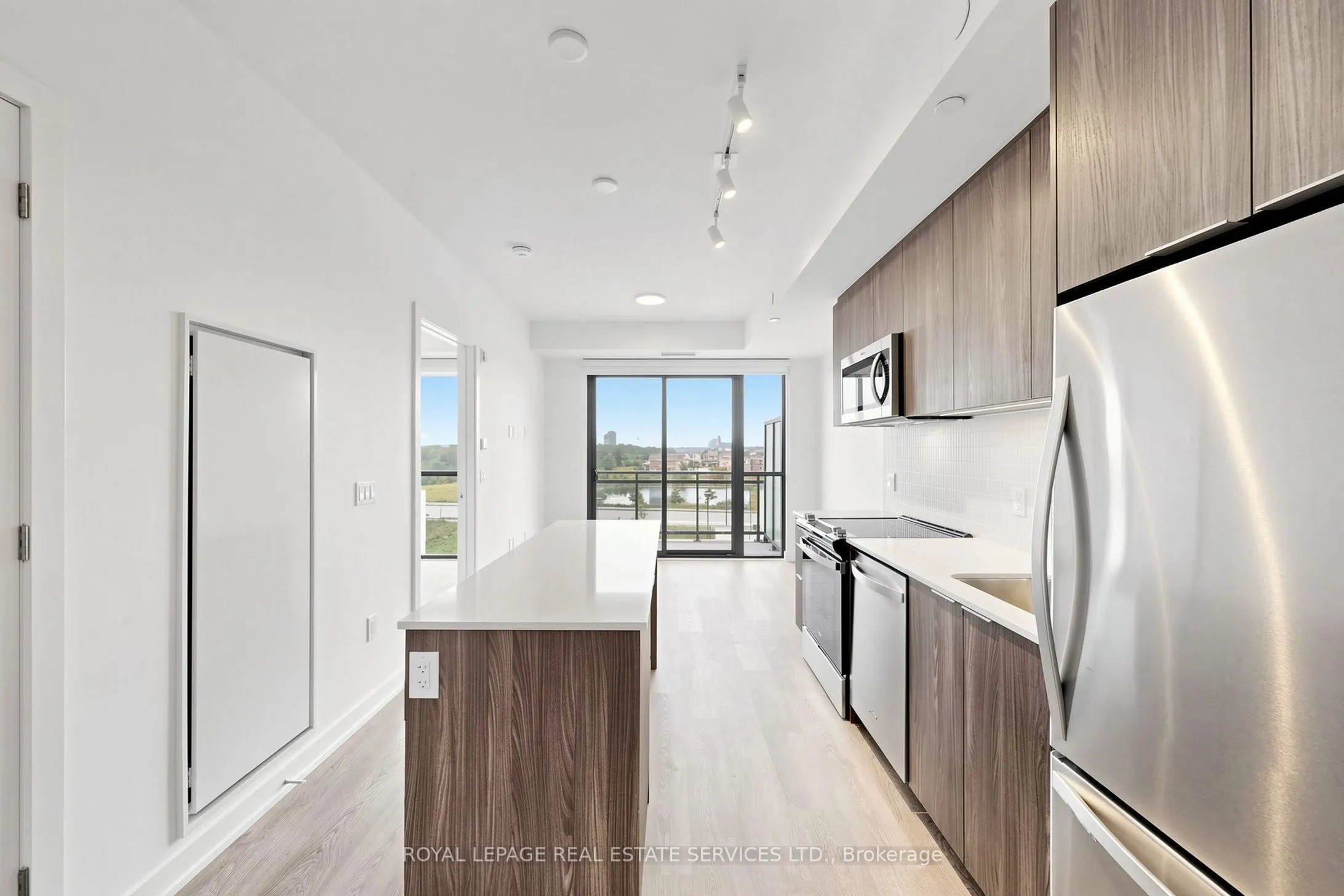 740 Whitlock Avenue #405