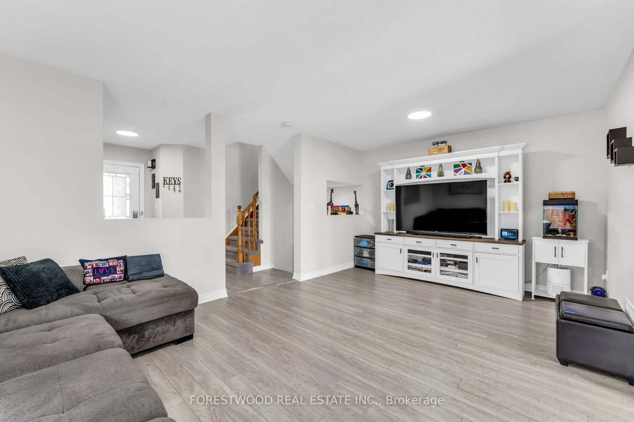 451 Jay Crescent