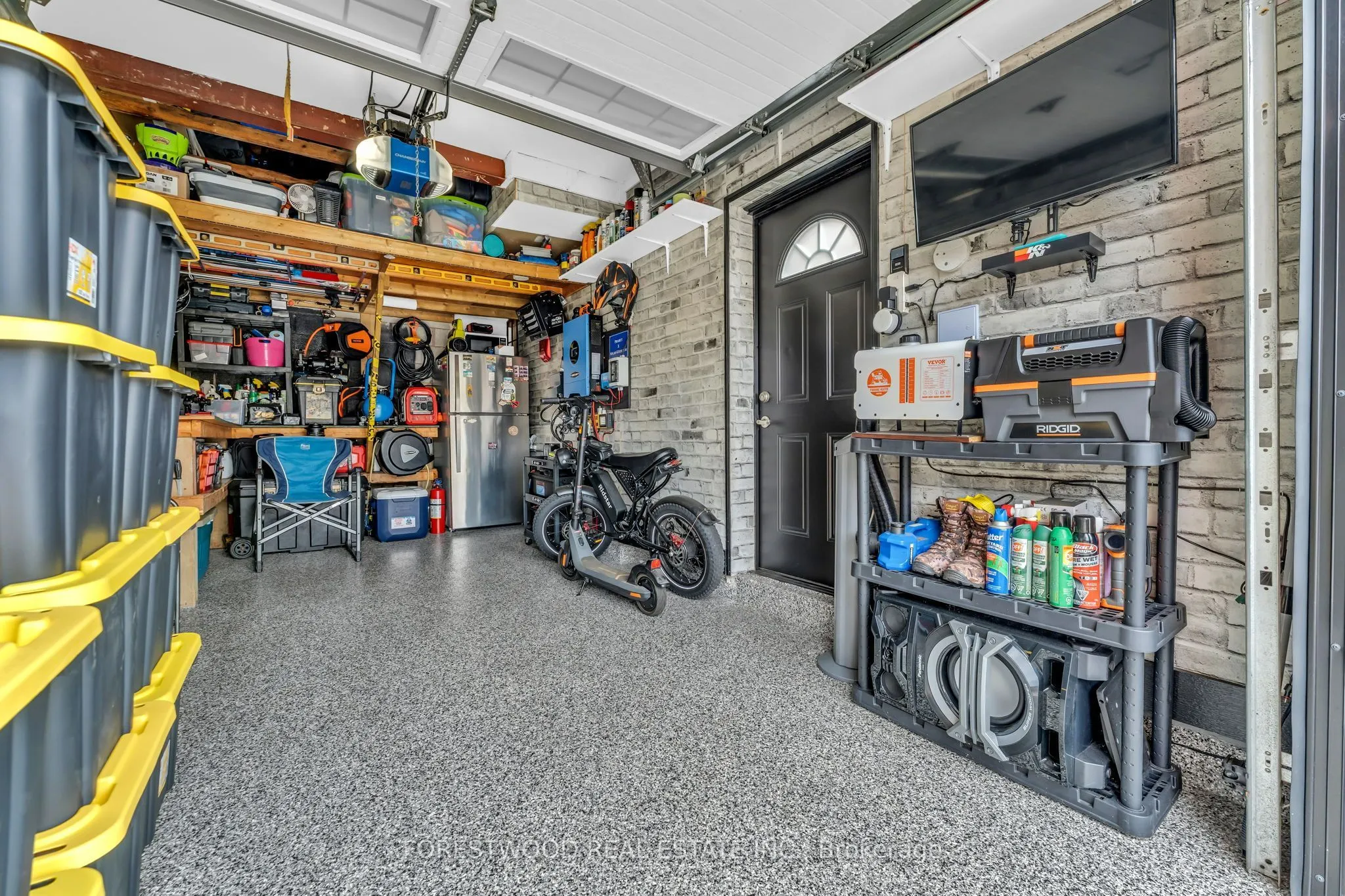 451 Jay Crescent