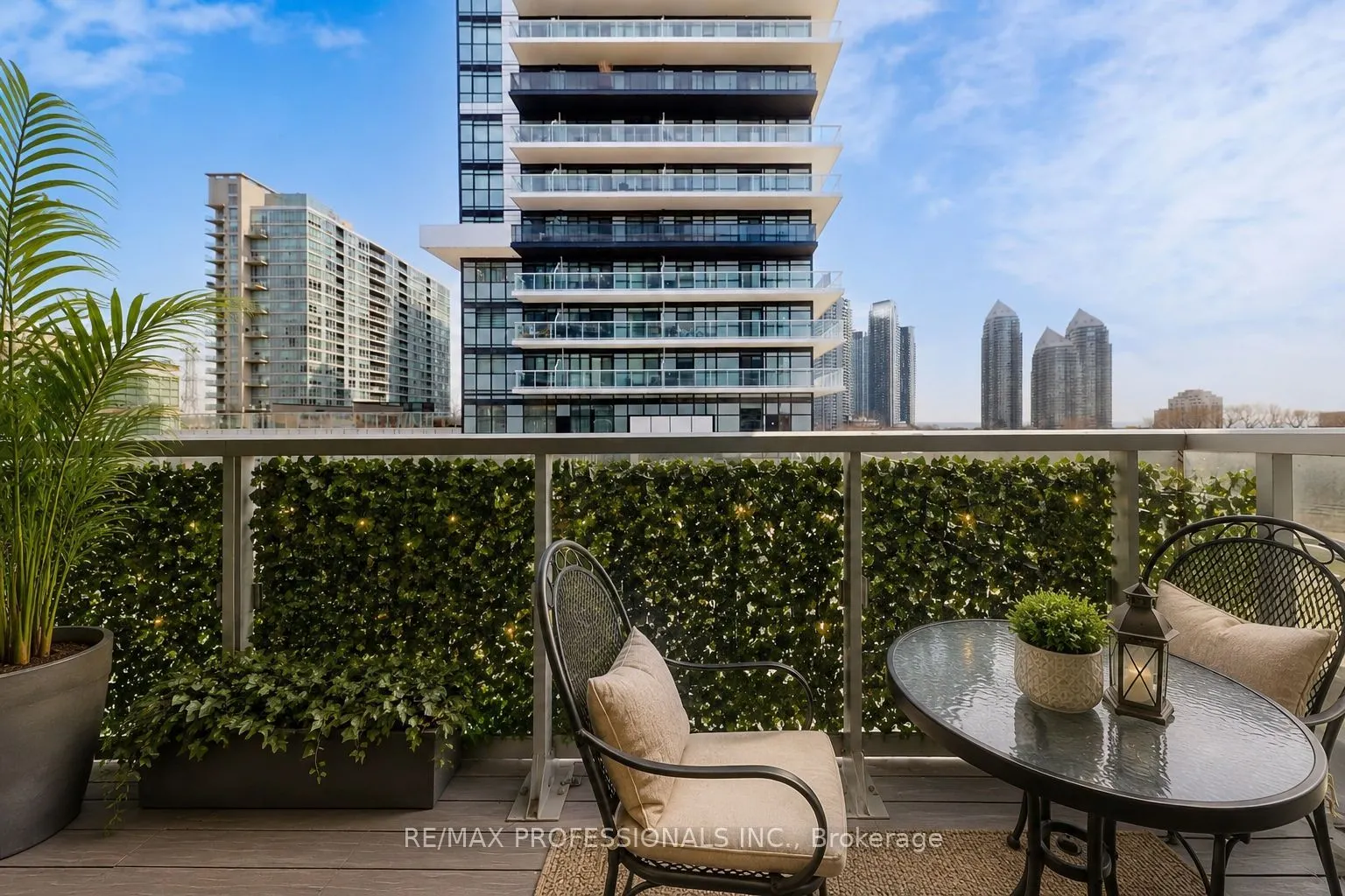 251 Manitoba Street #504
