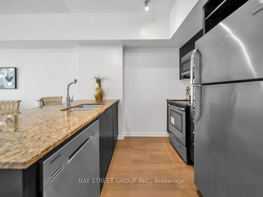 105 The Queensway Avenue #1501