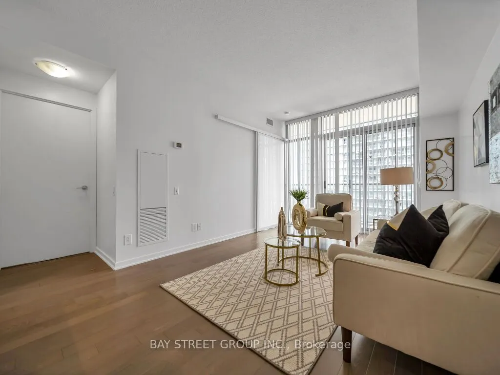 105 The Queensway Avenue #1501