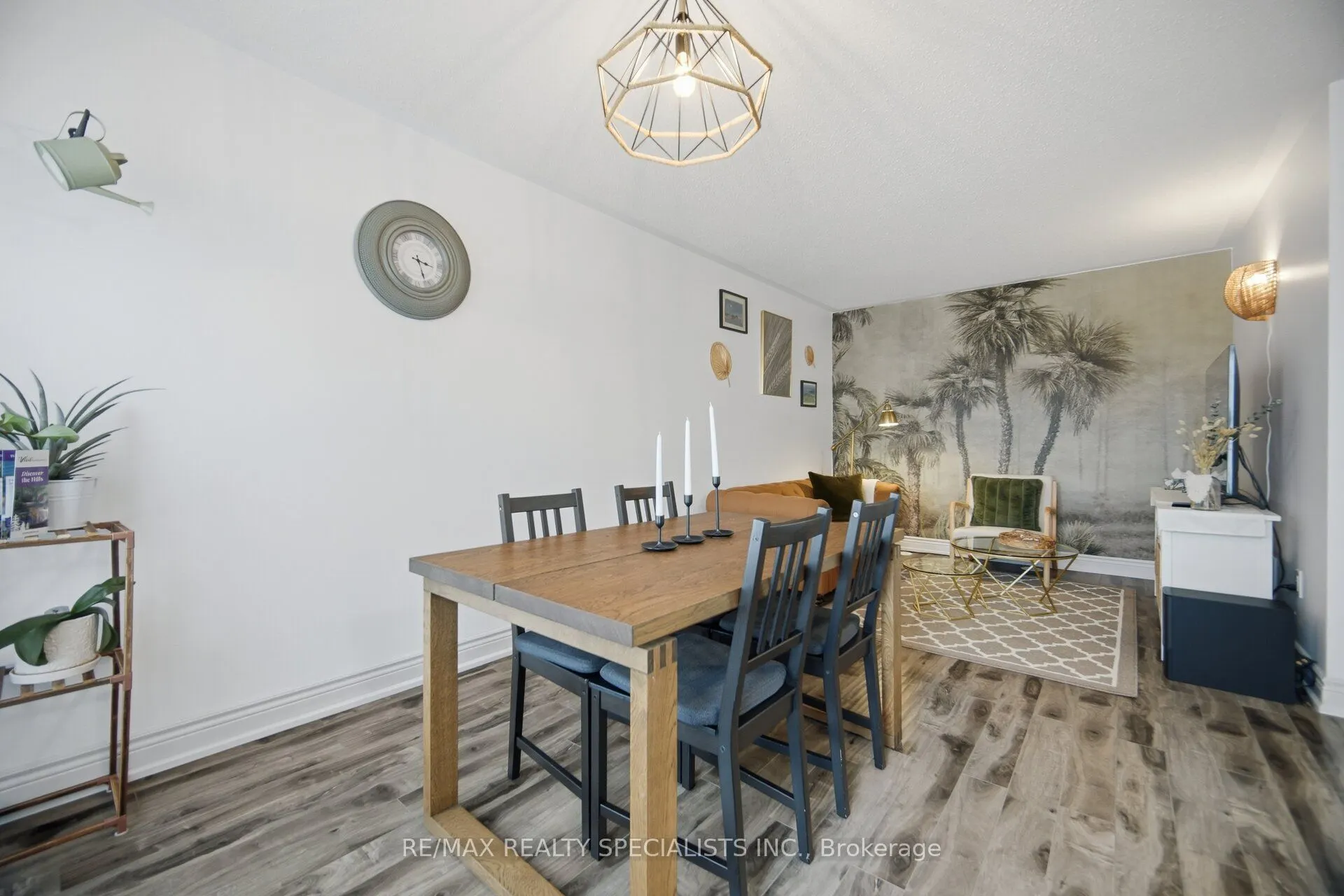 220 Mortimer Crescent