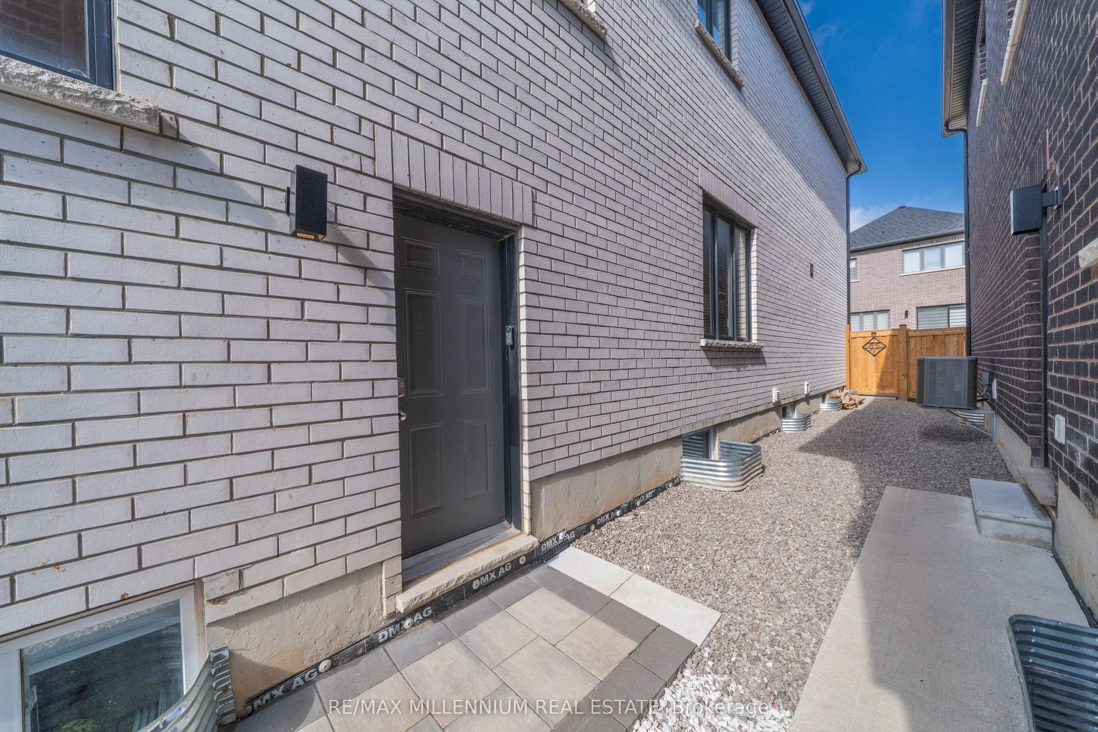 20 Calabria Drive