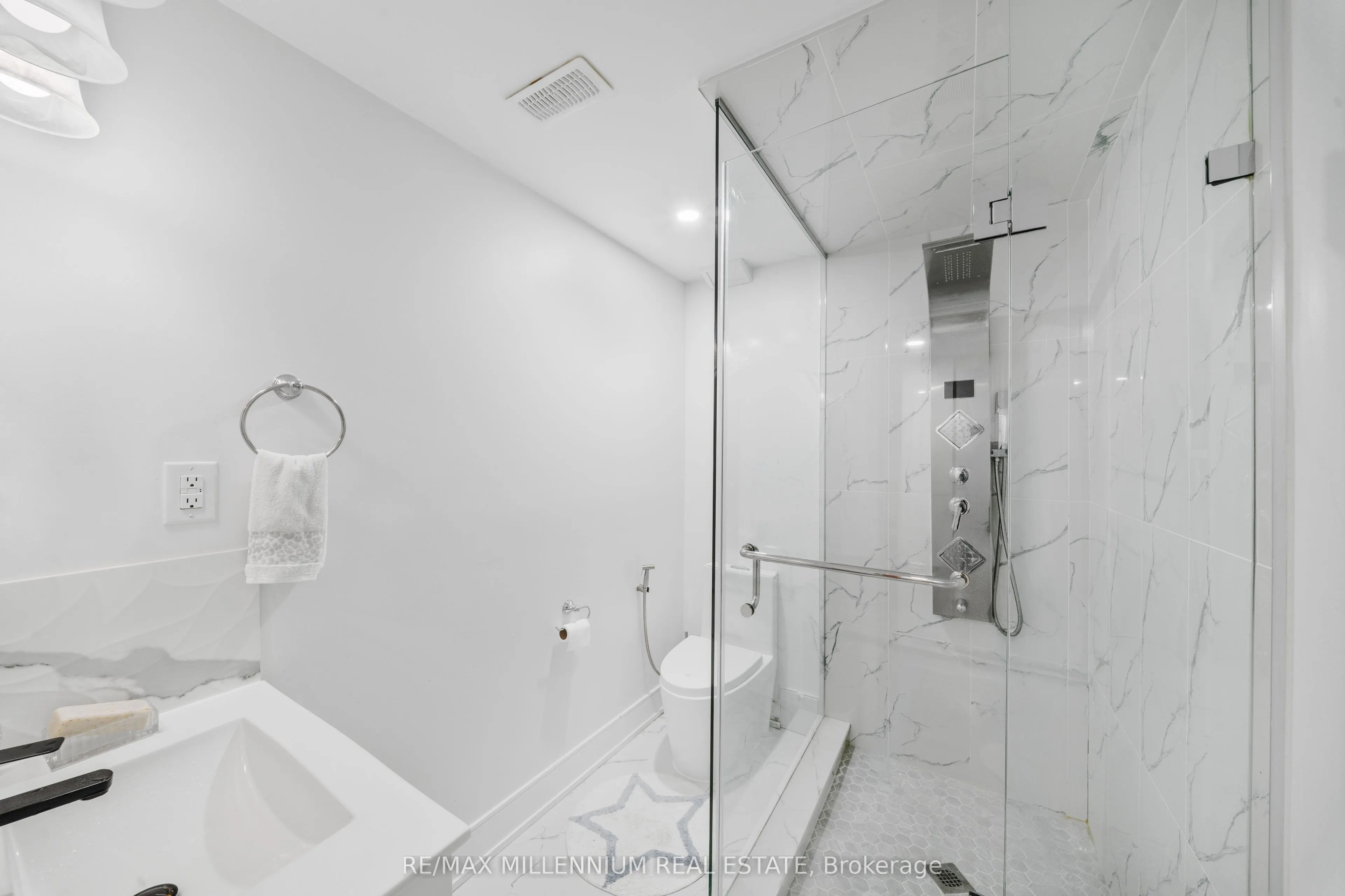 20 Calabria Drive