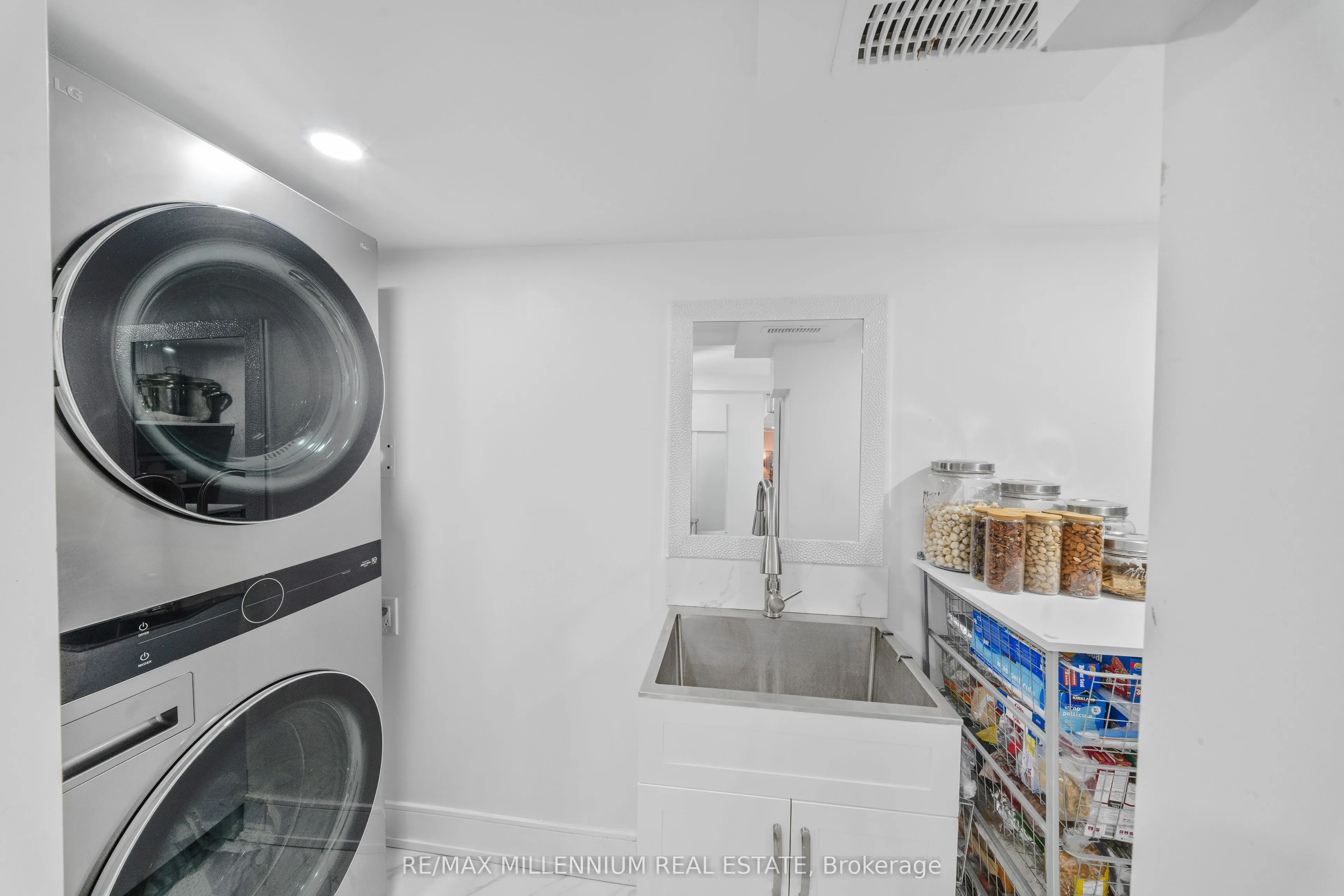 20 Calabria Drive