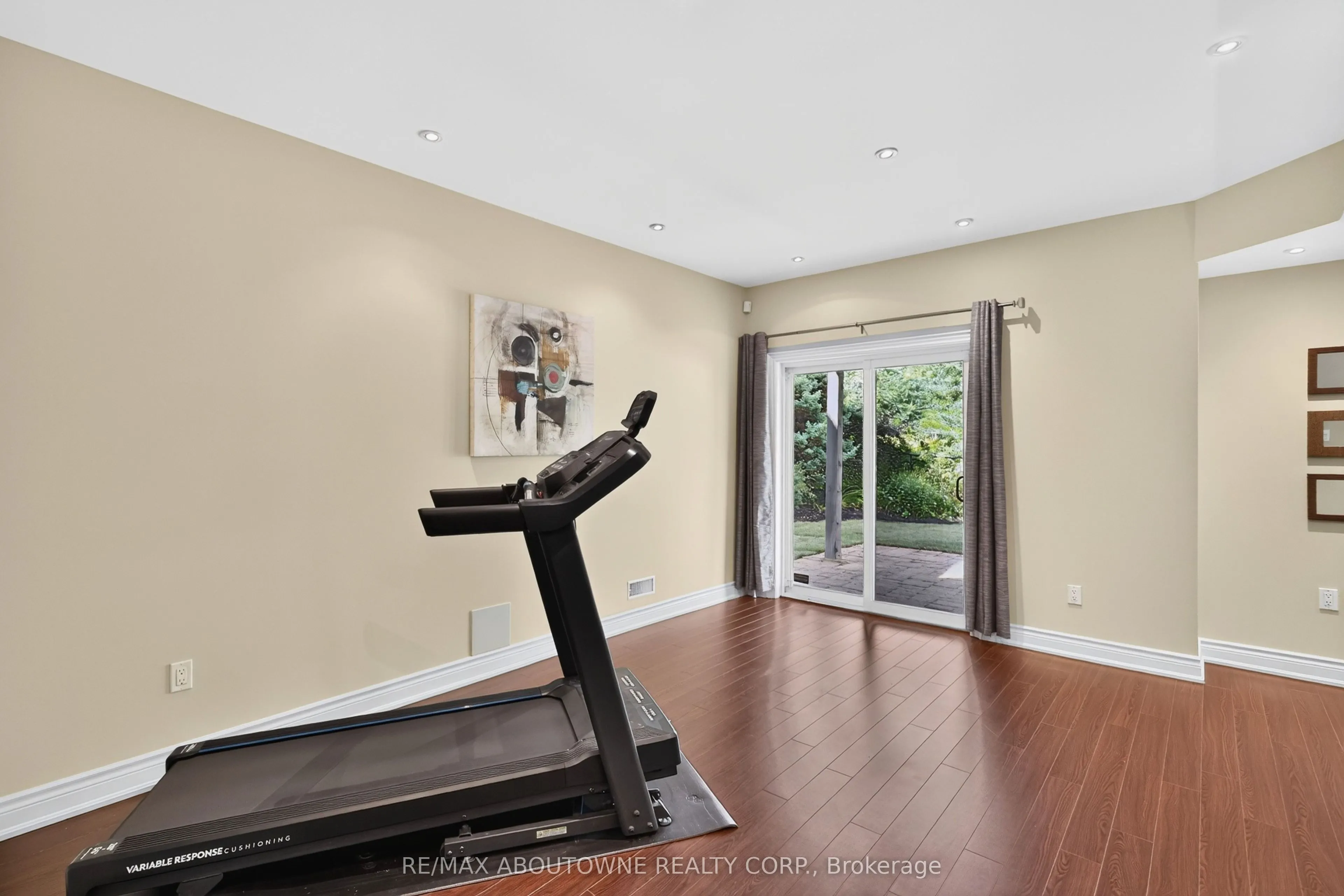 2269 Whitworth Drive