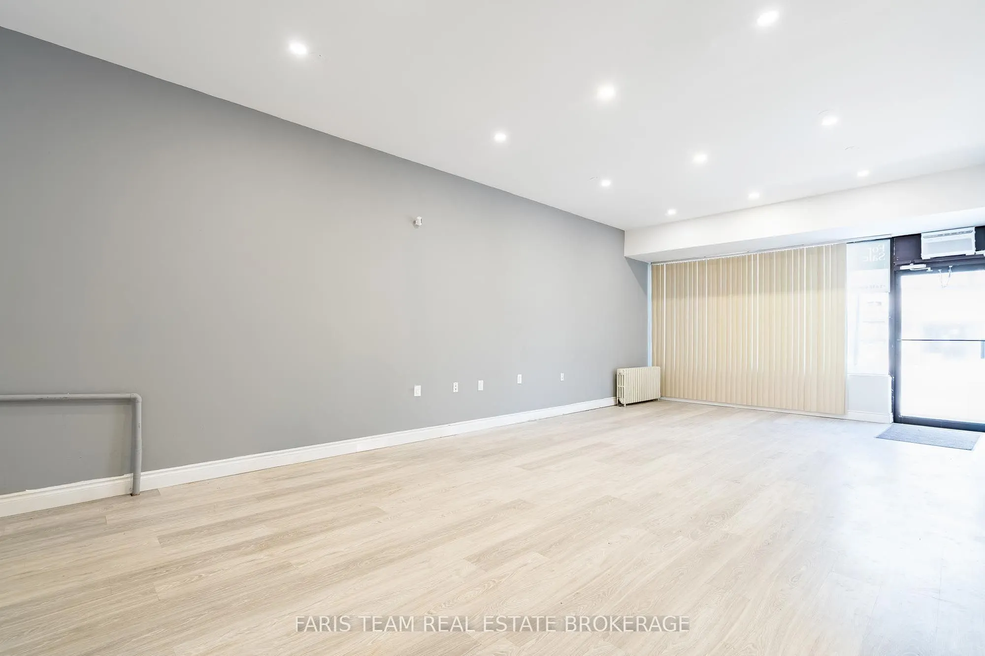 267 Lakeshore Road E