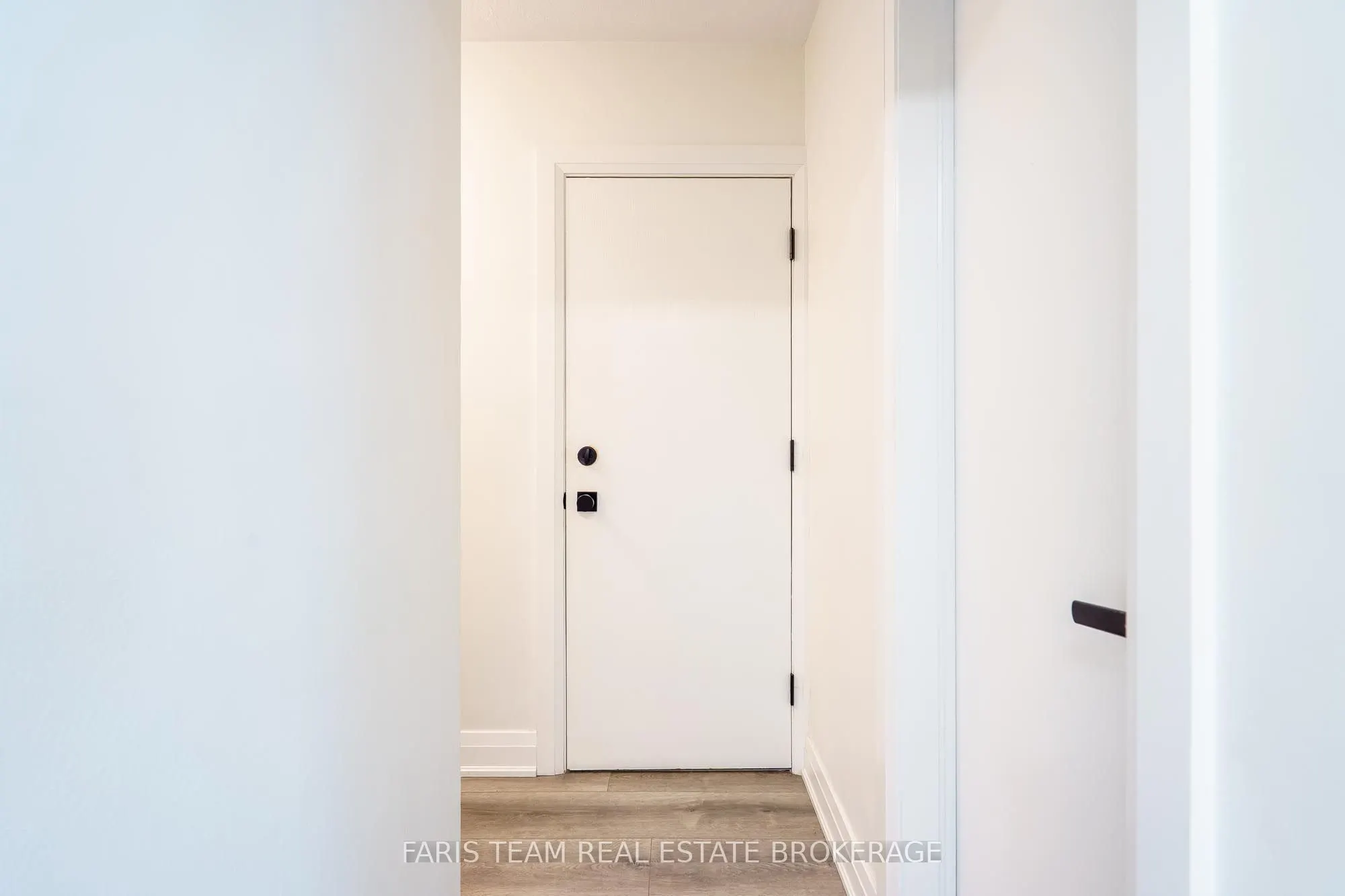 267 Lakeshore Road E