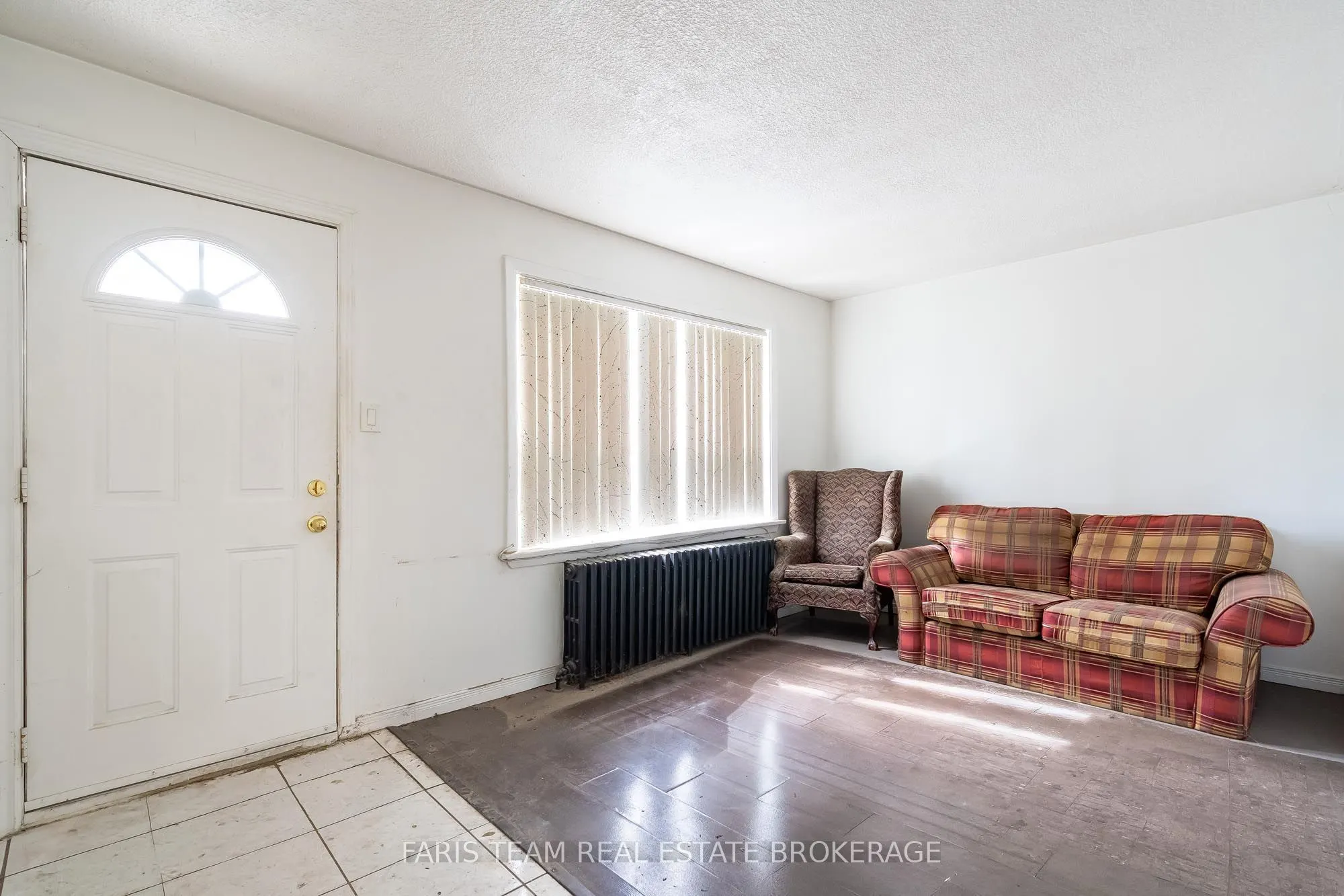 267 Lakeshore Road E