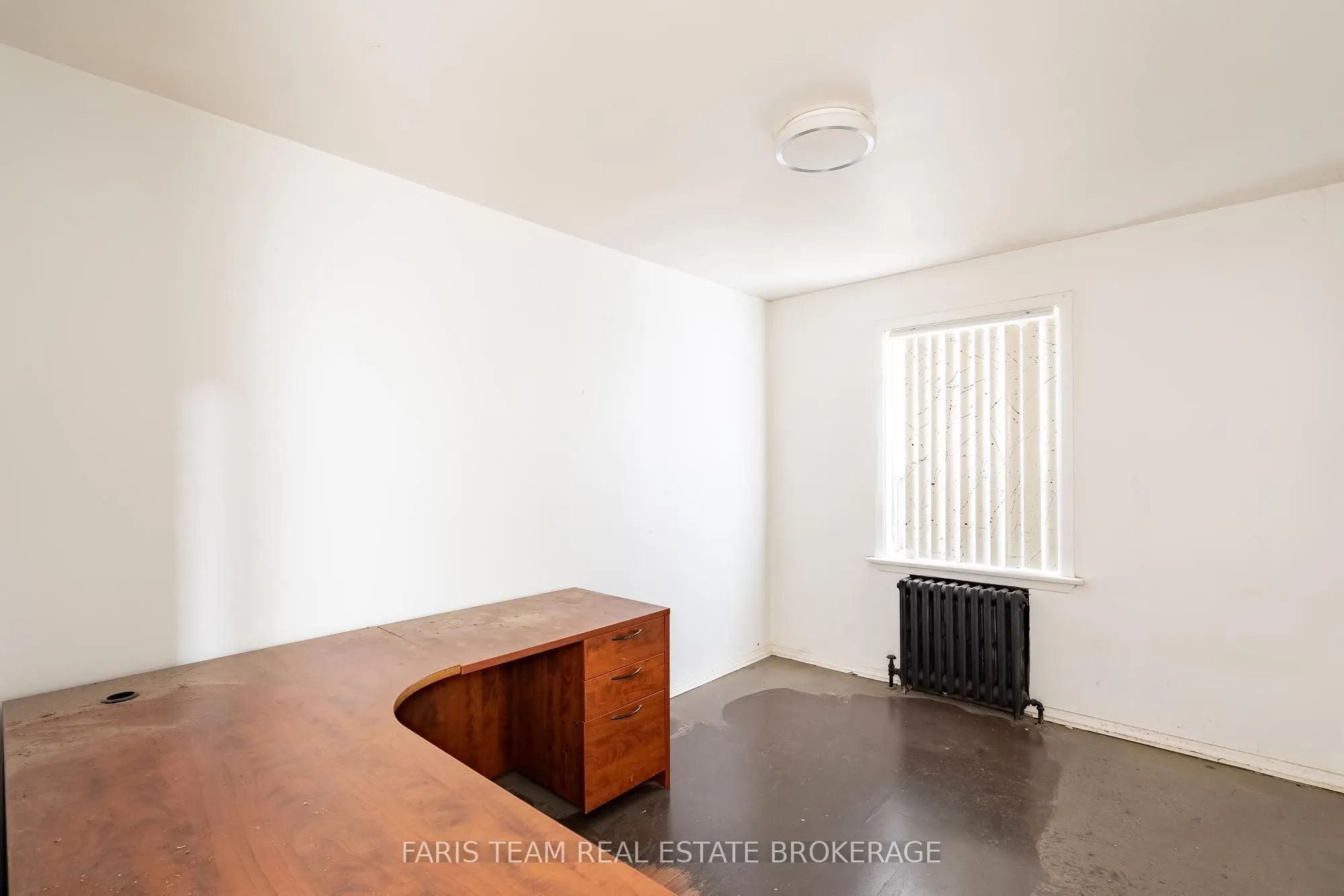 267 Lakeshore Road E