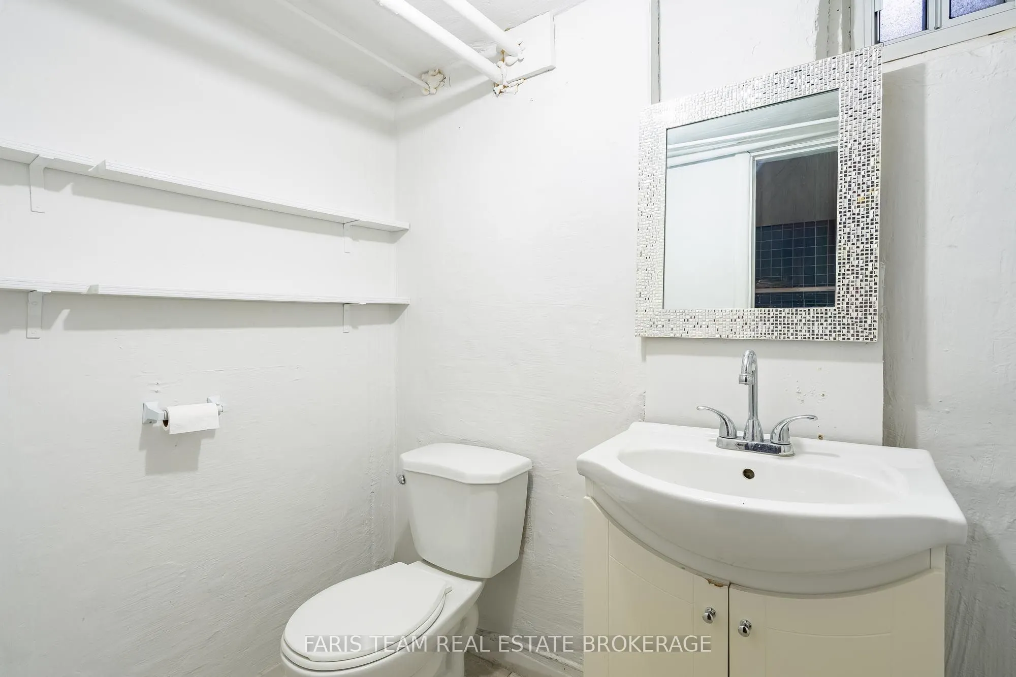 267 Lakeshore Road E