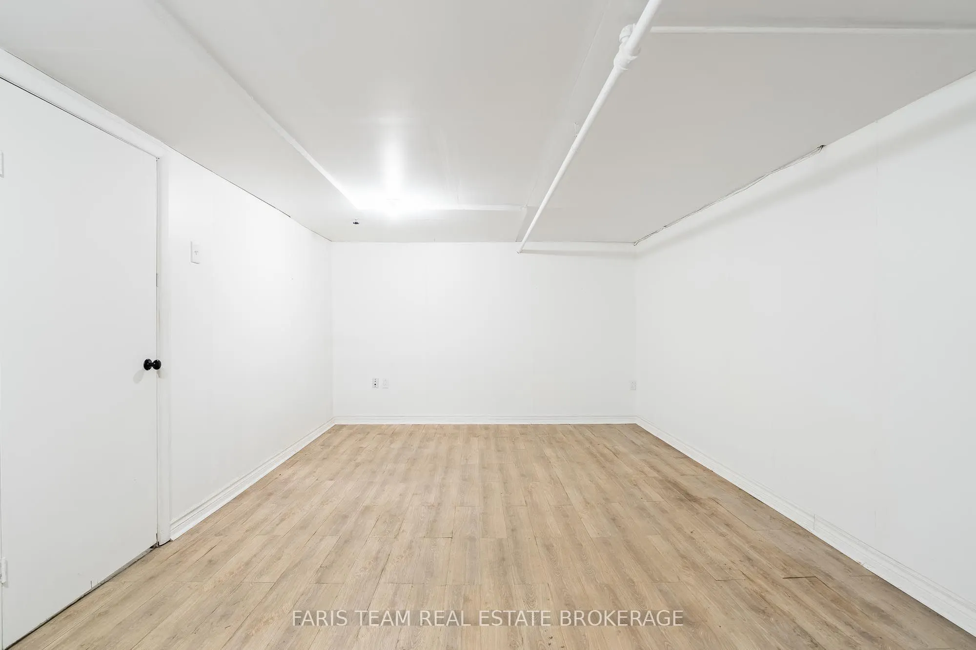 267 Lakeshore Road E