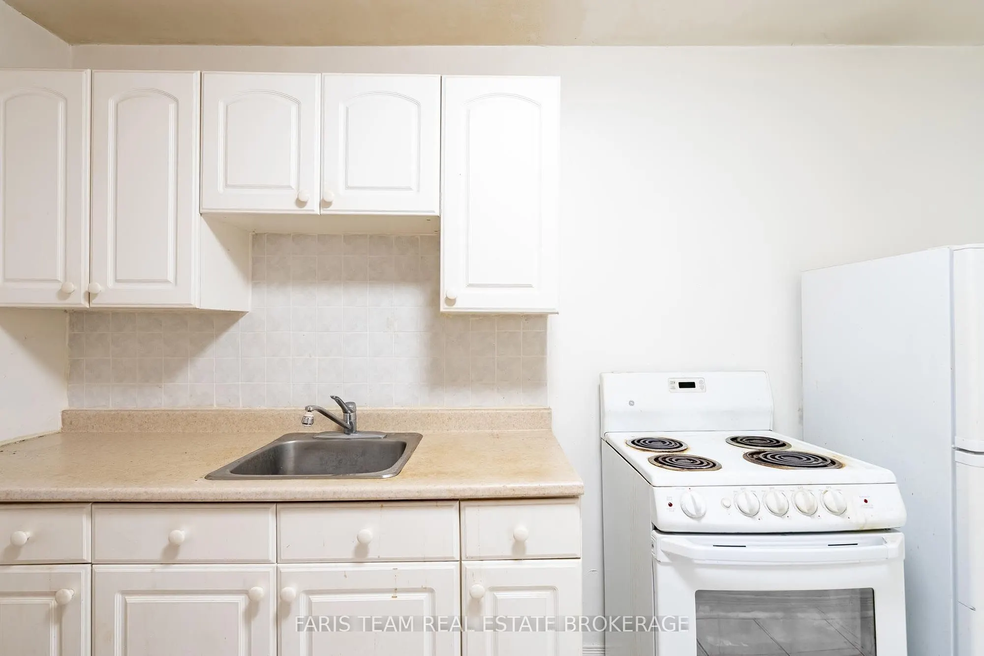 267 Lakeshore Road E