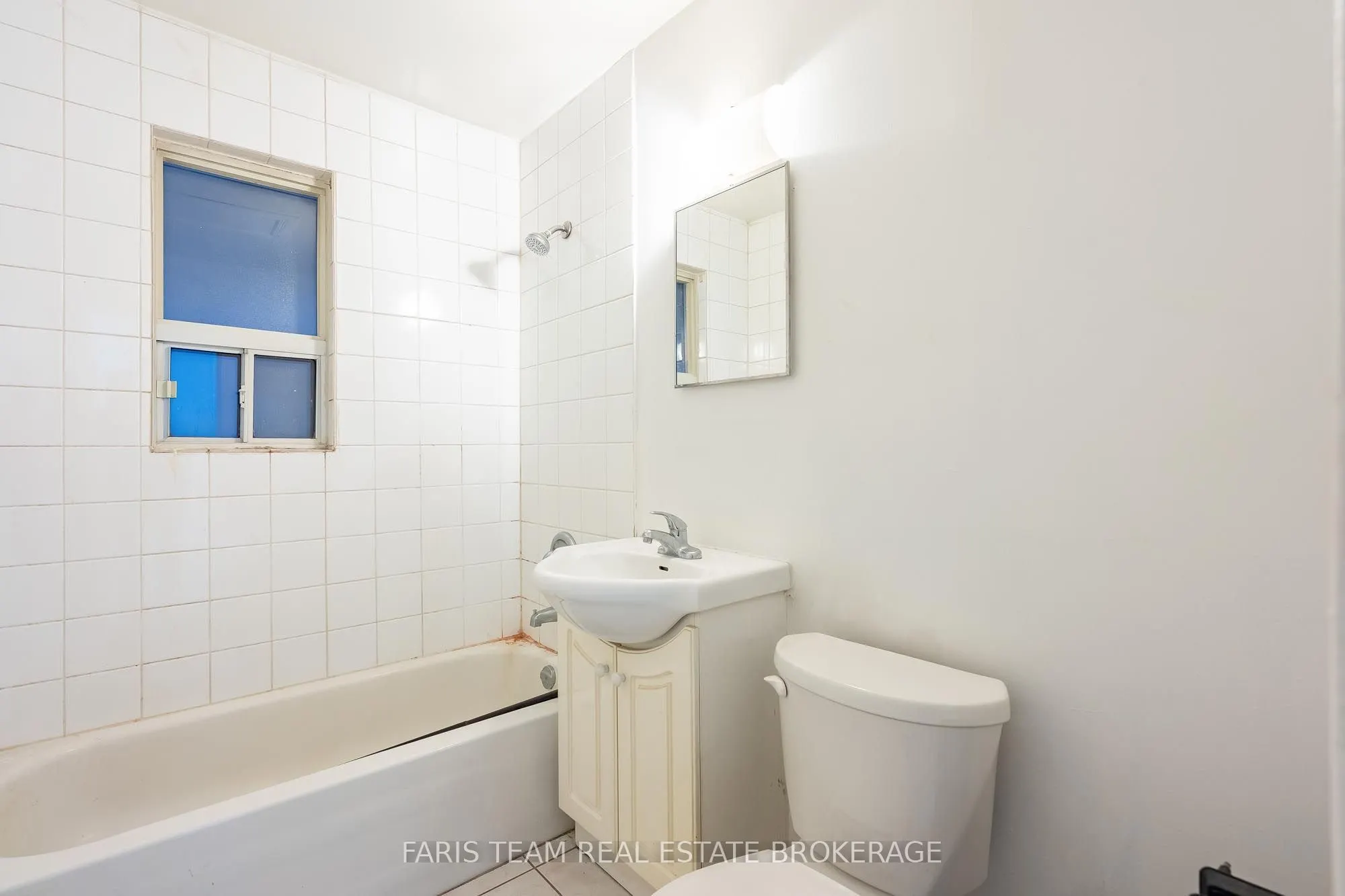 267 Lakeshore Road E