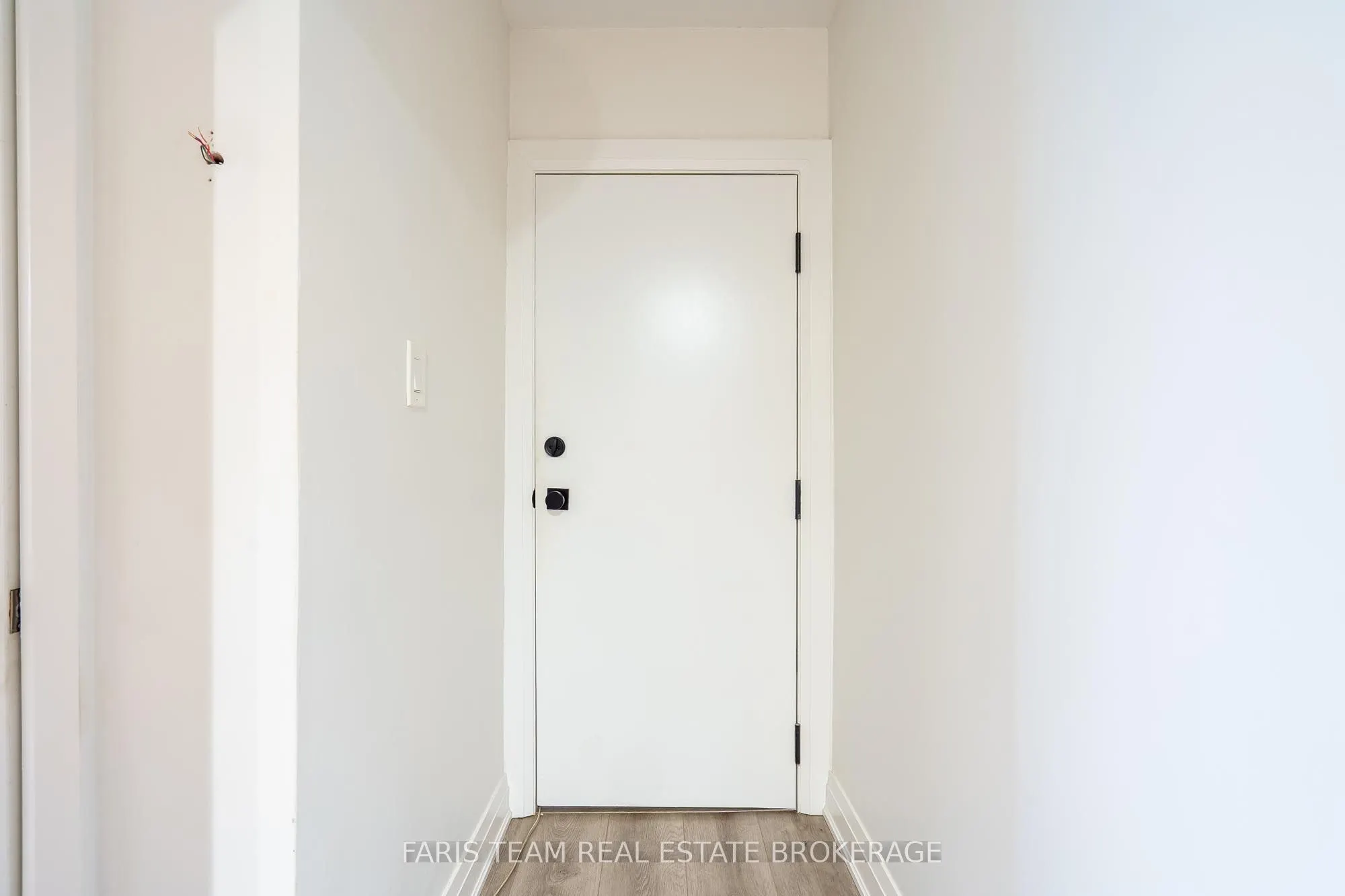 267 Lakeshore Road E
