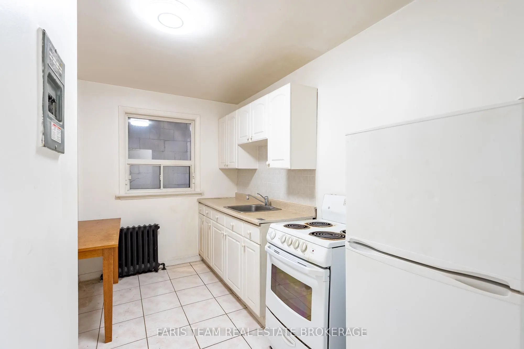 267 Lakeshore Road E