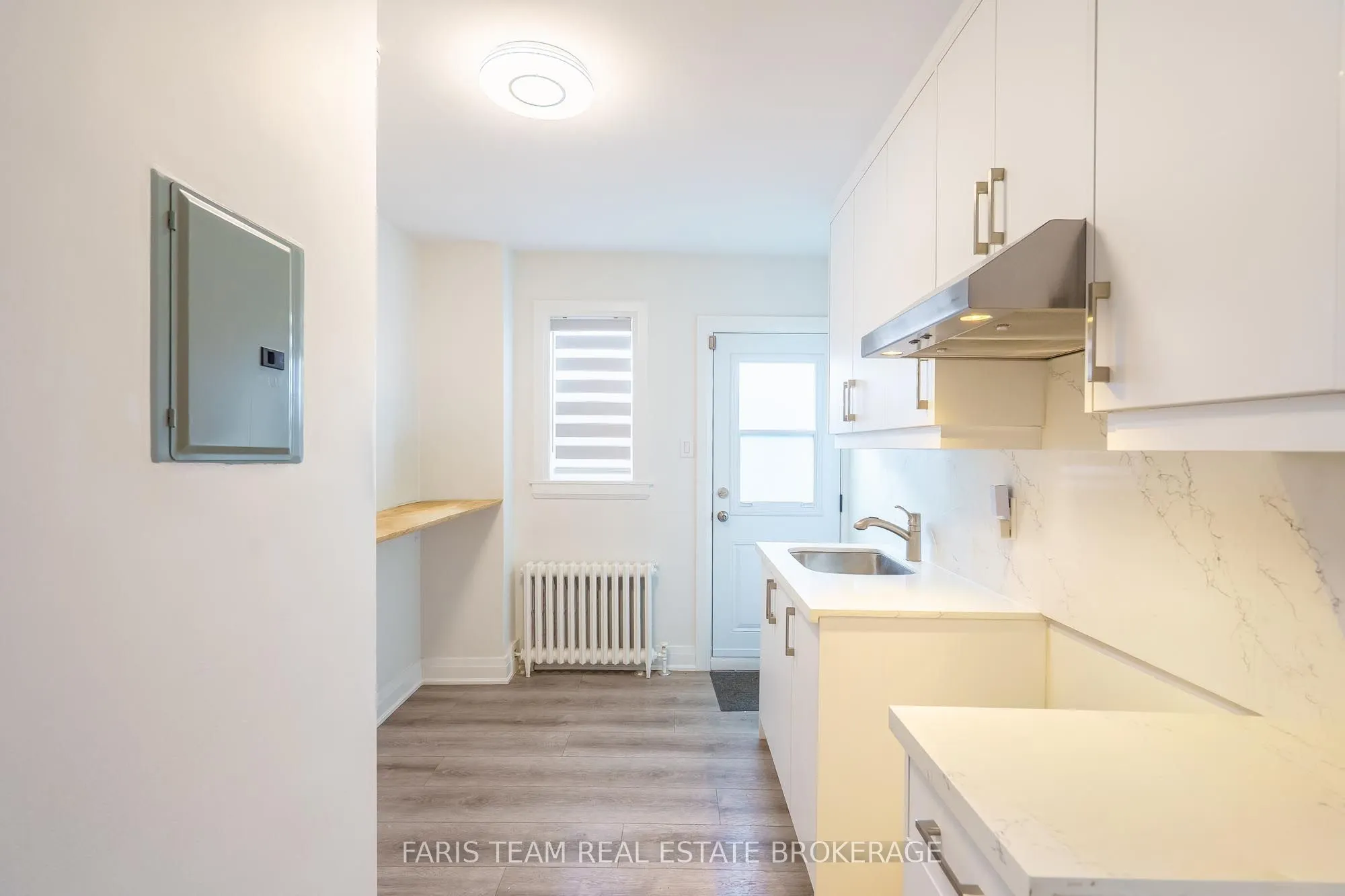 267 Lakeshore Road E