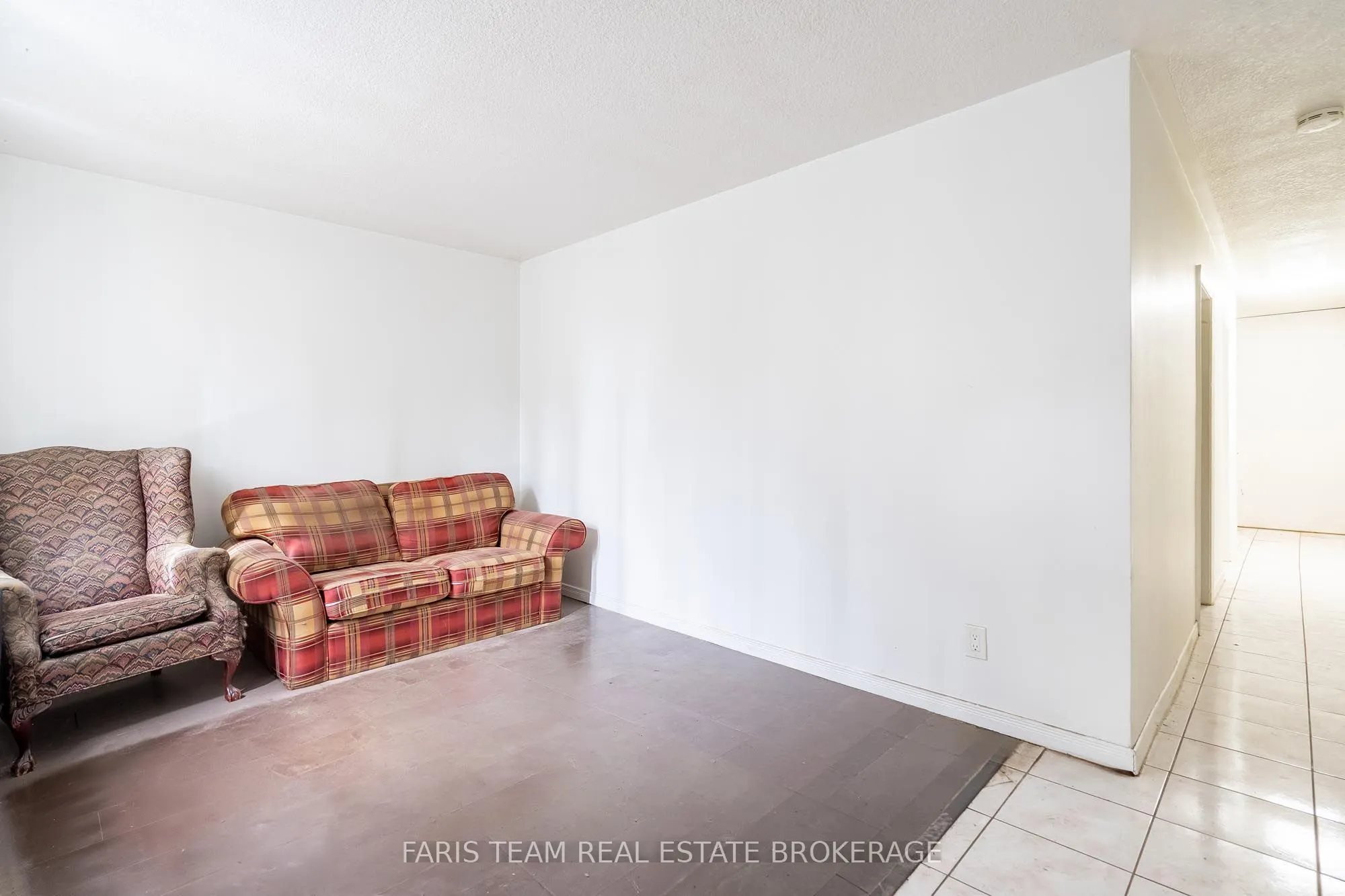 267 Lakeshore Road E