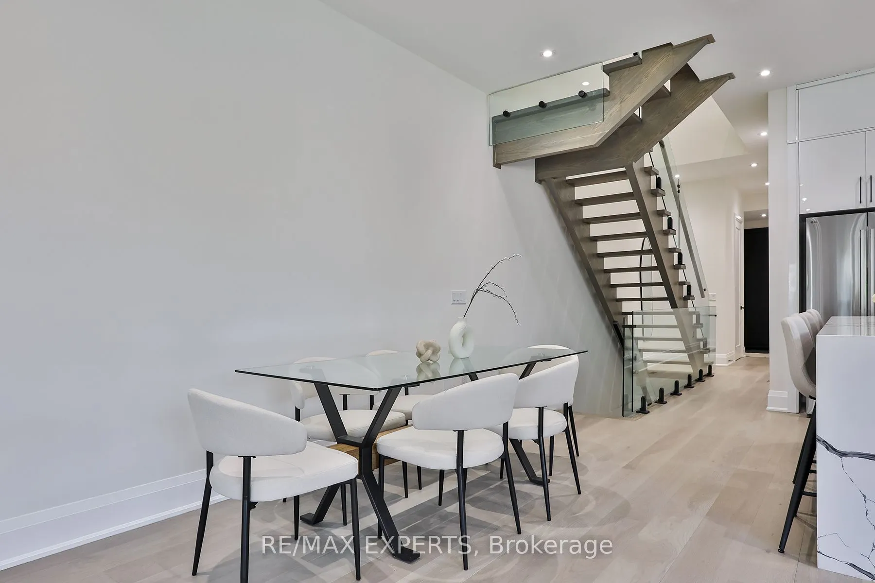 23B Maple Avenue