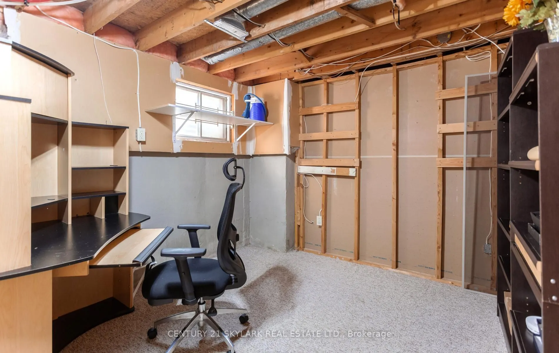 574 Sunnyvale Crescent