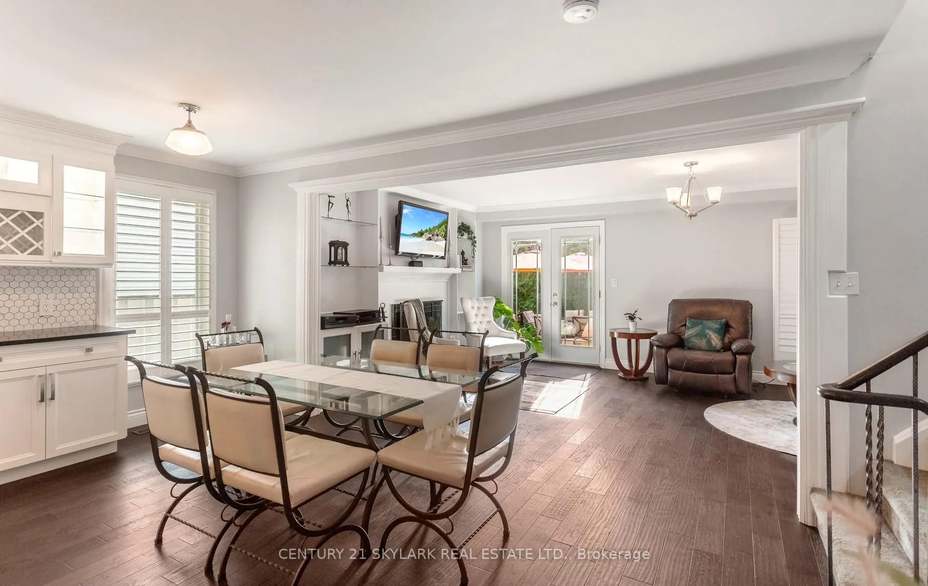 574 Sunnyvale Crescent