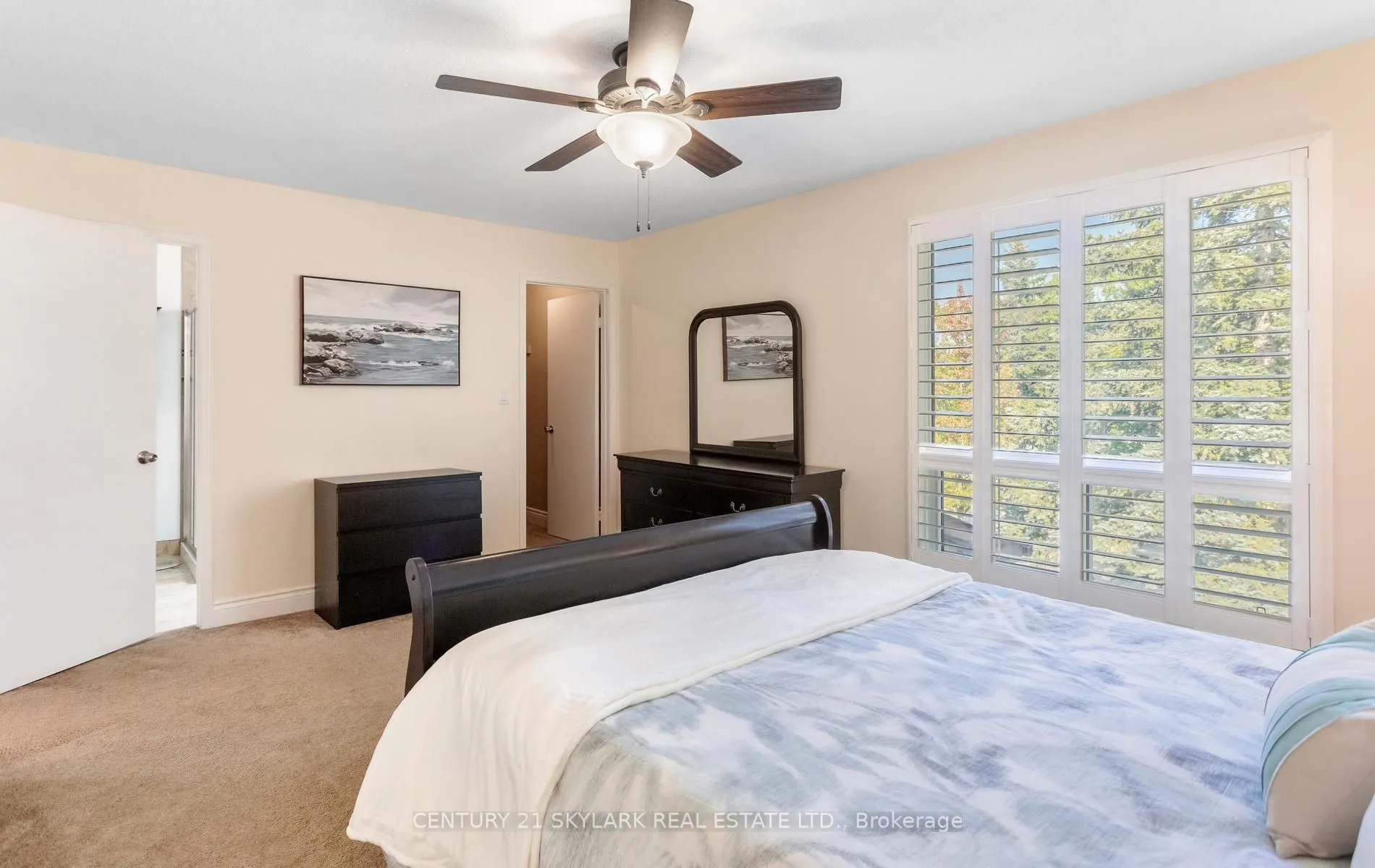 574 Sunnyvale Crescent