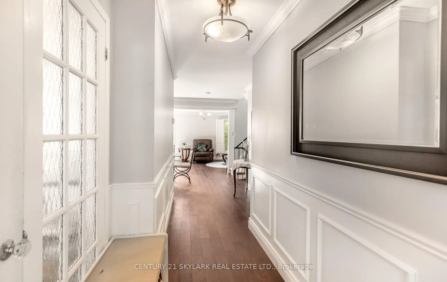 574 Sunnyvale Crescent