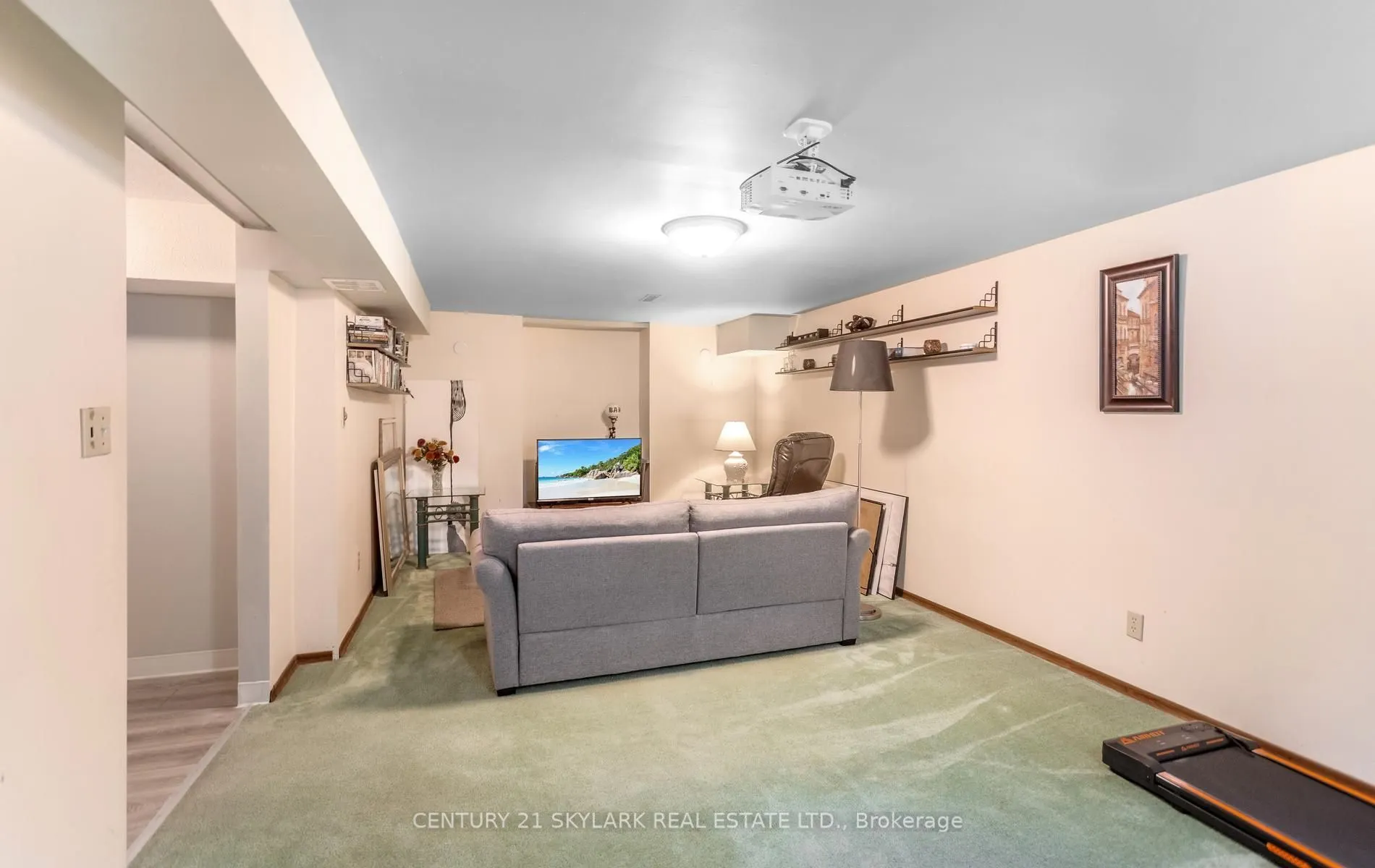 574 Sunnyvale Crescent