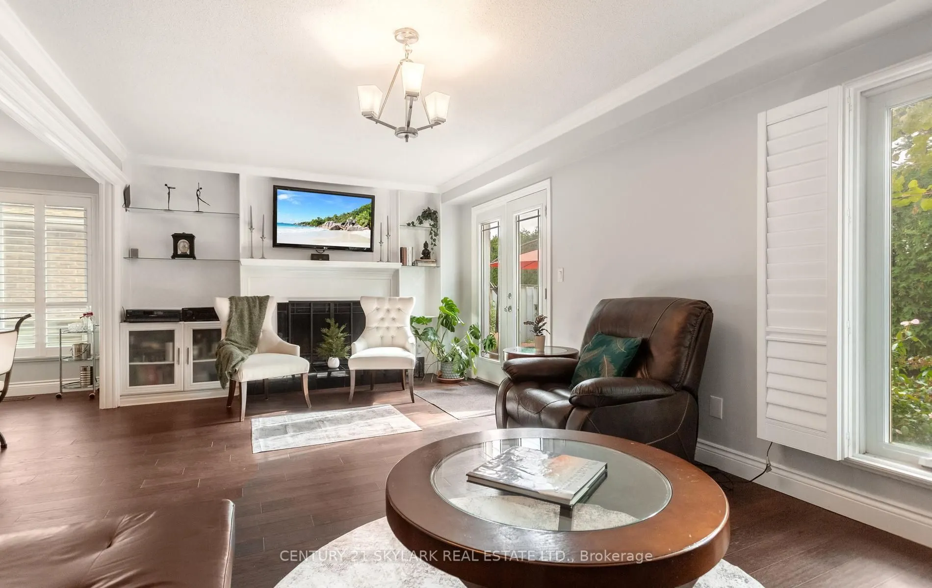 574 Sunnyvale Crescent