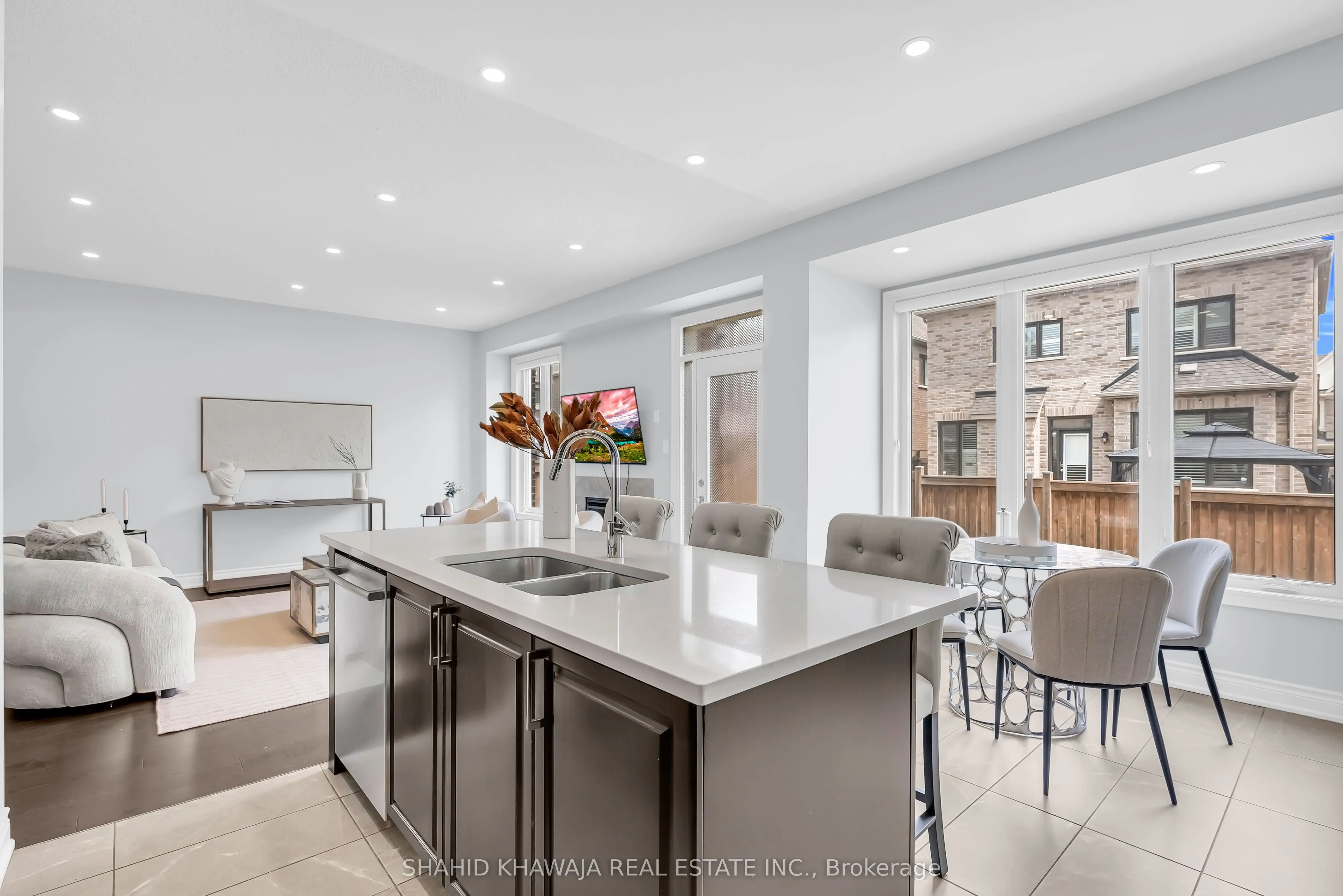 1221 Raspberry Terrace