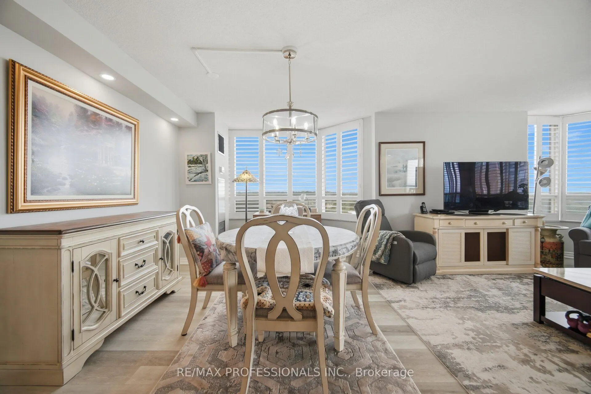1 Aberfoyle Crescent #1411